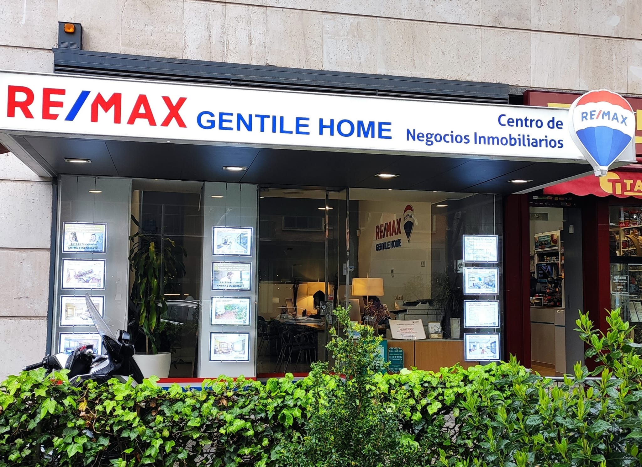 RE/MAX Dcore