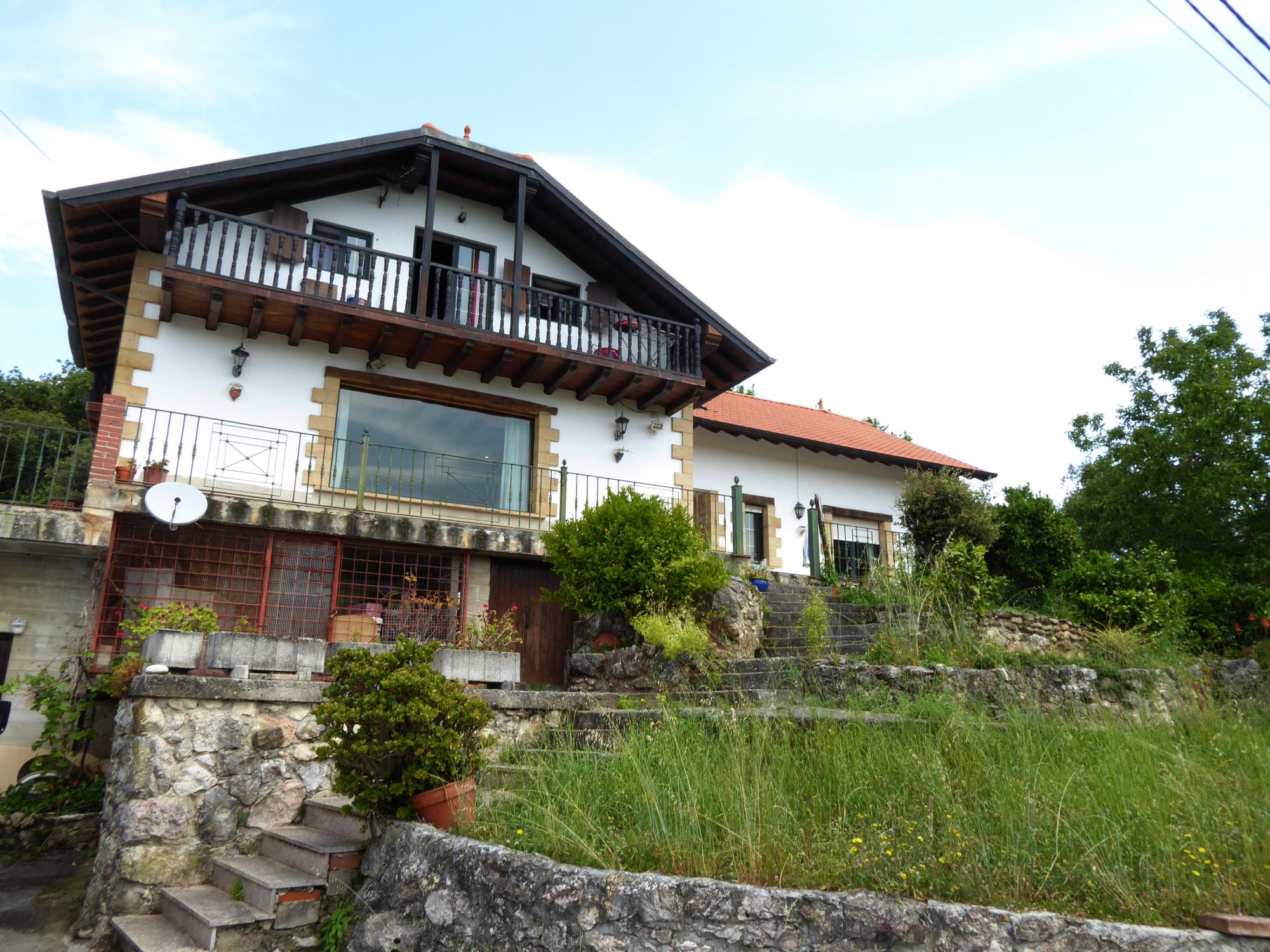Chalet individual en venta, Santa Cruz de Bezana