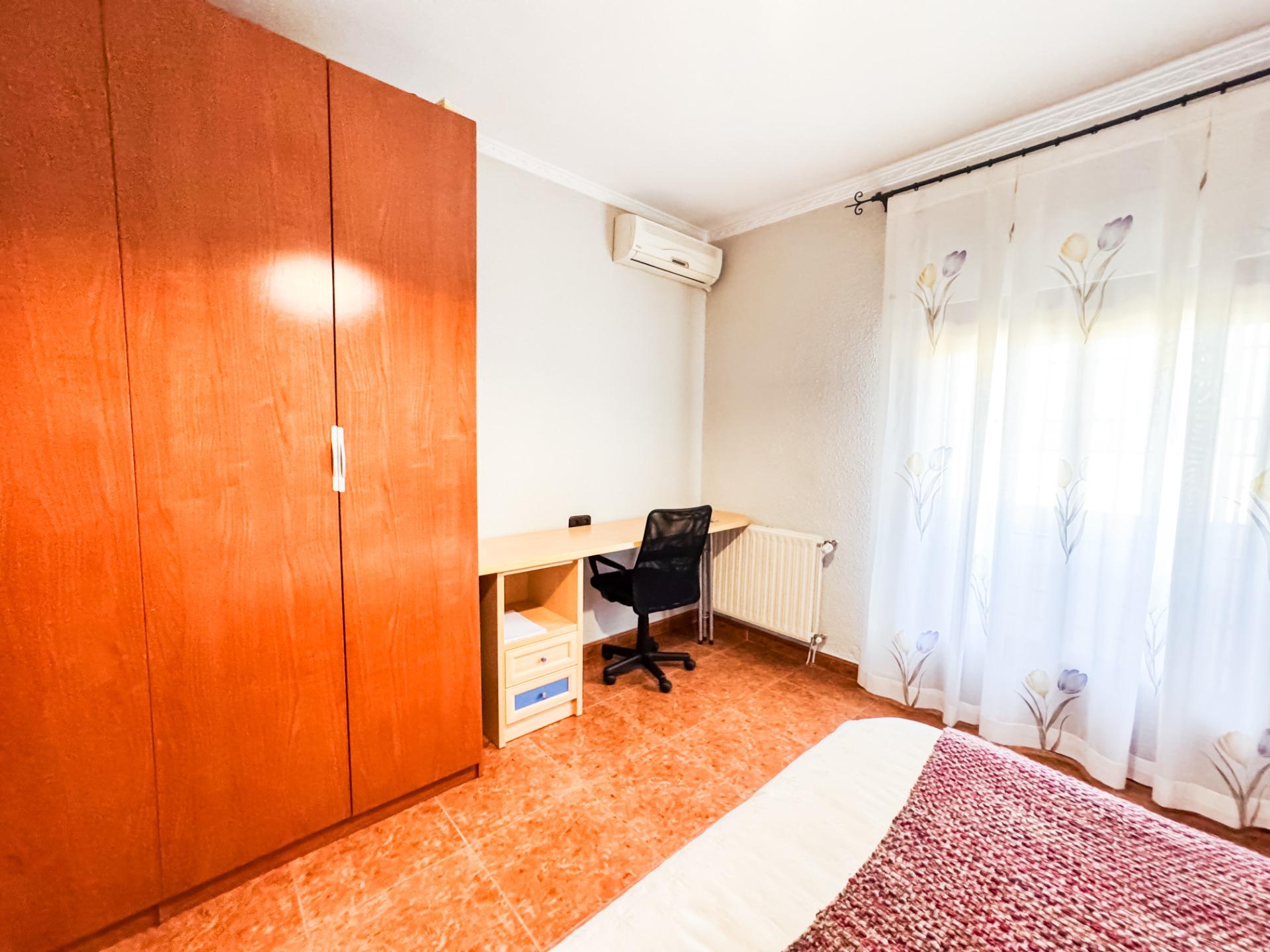 Edificio en venta en Castillejar 67/97