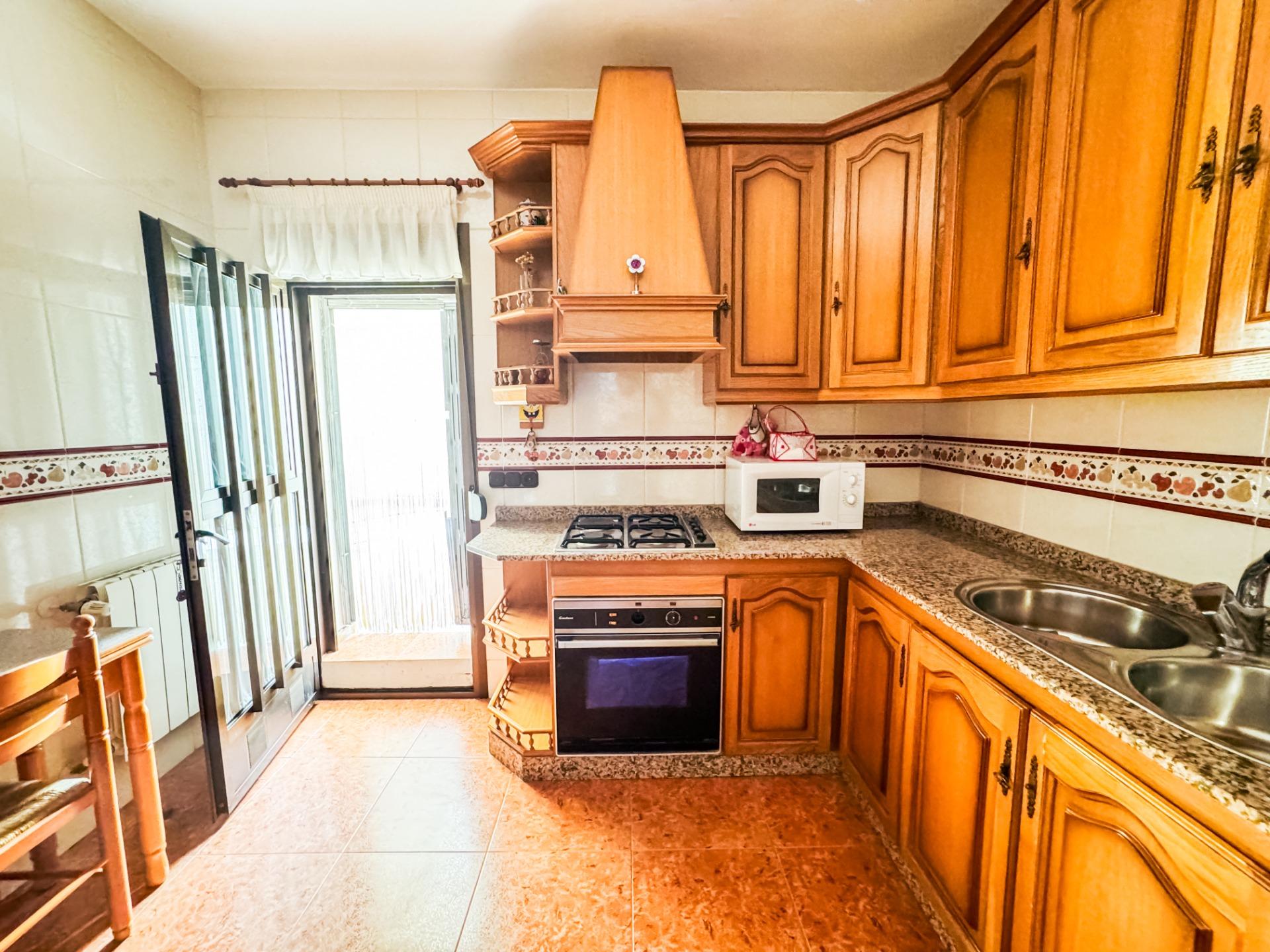 Edificio en venta en Castillejar 71/97