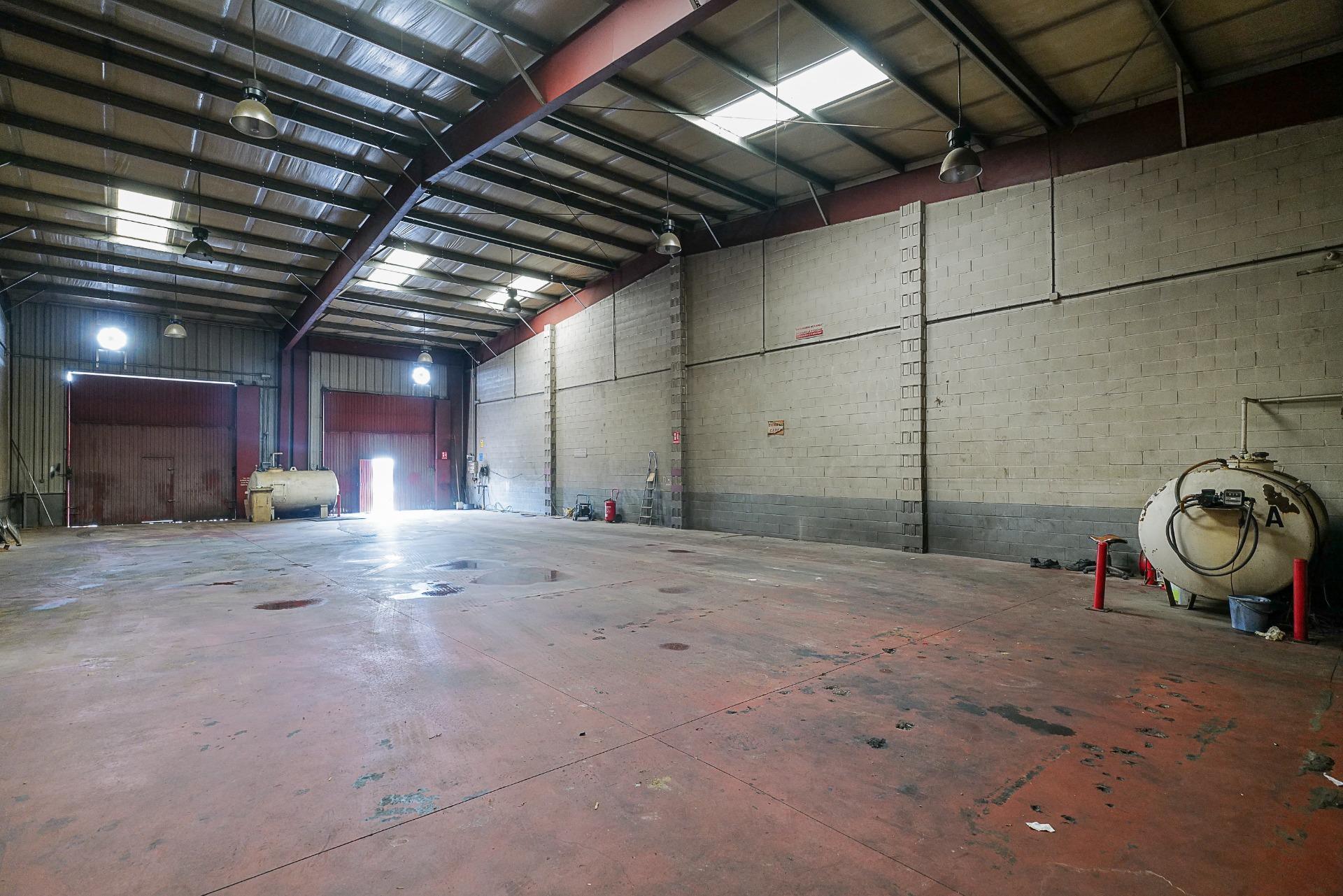 Naves-Venta-Alpedrete-1651125-Foto-8