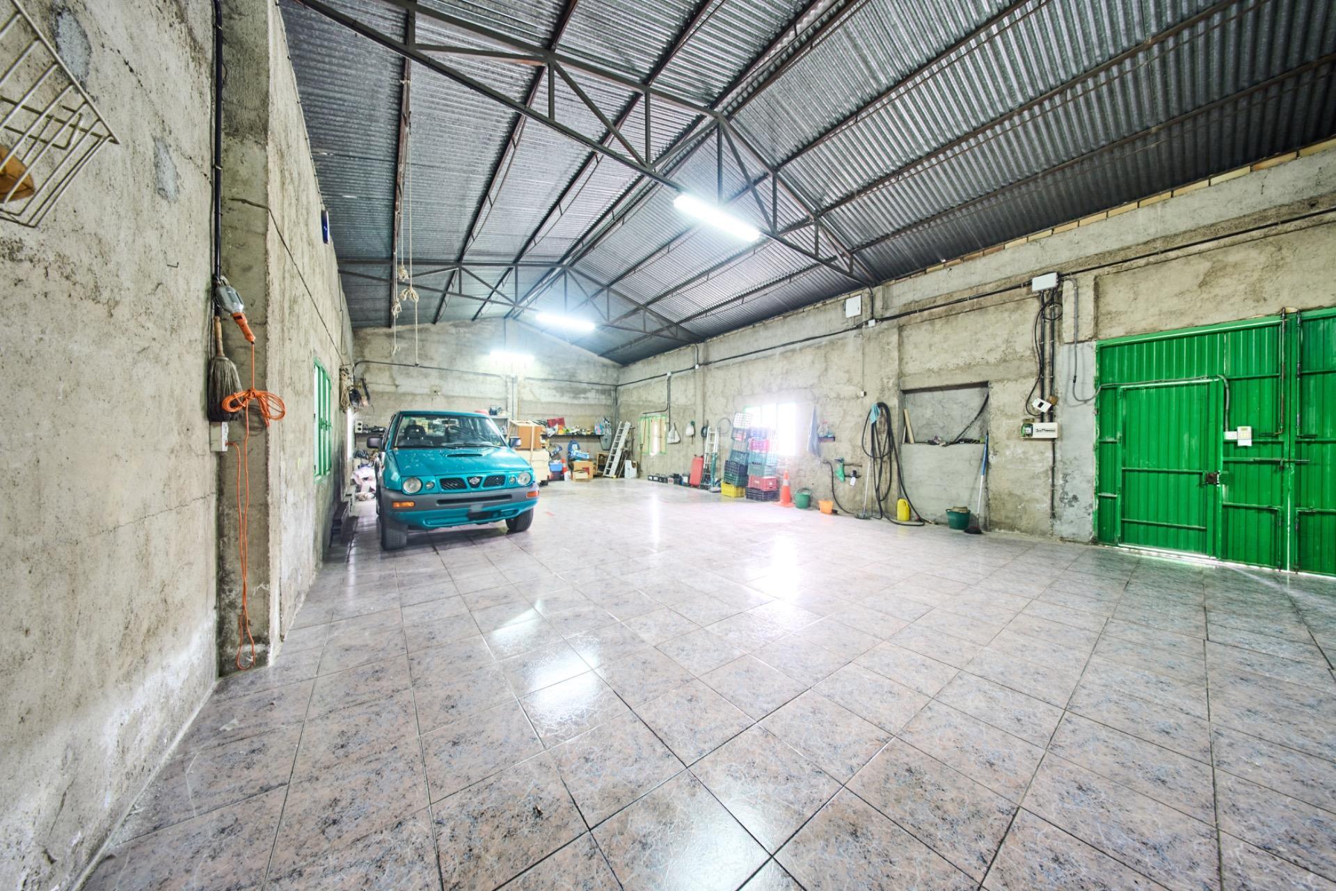 Nave industrial en venta, San Cristóbal, Pinos Puente