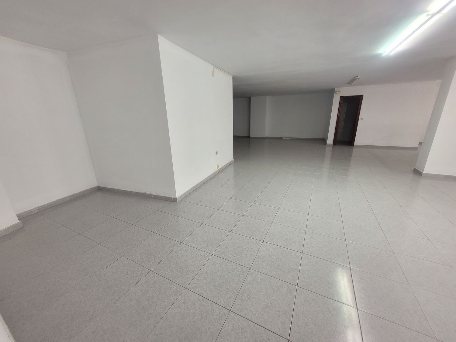 Oficina en alquiler  Santa Comba  3/33