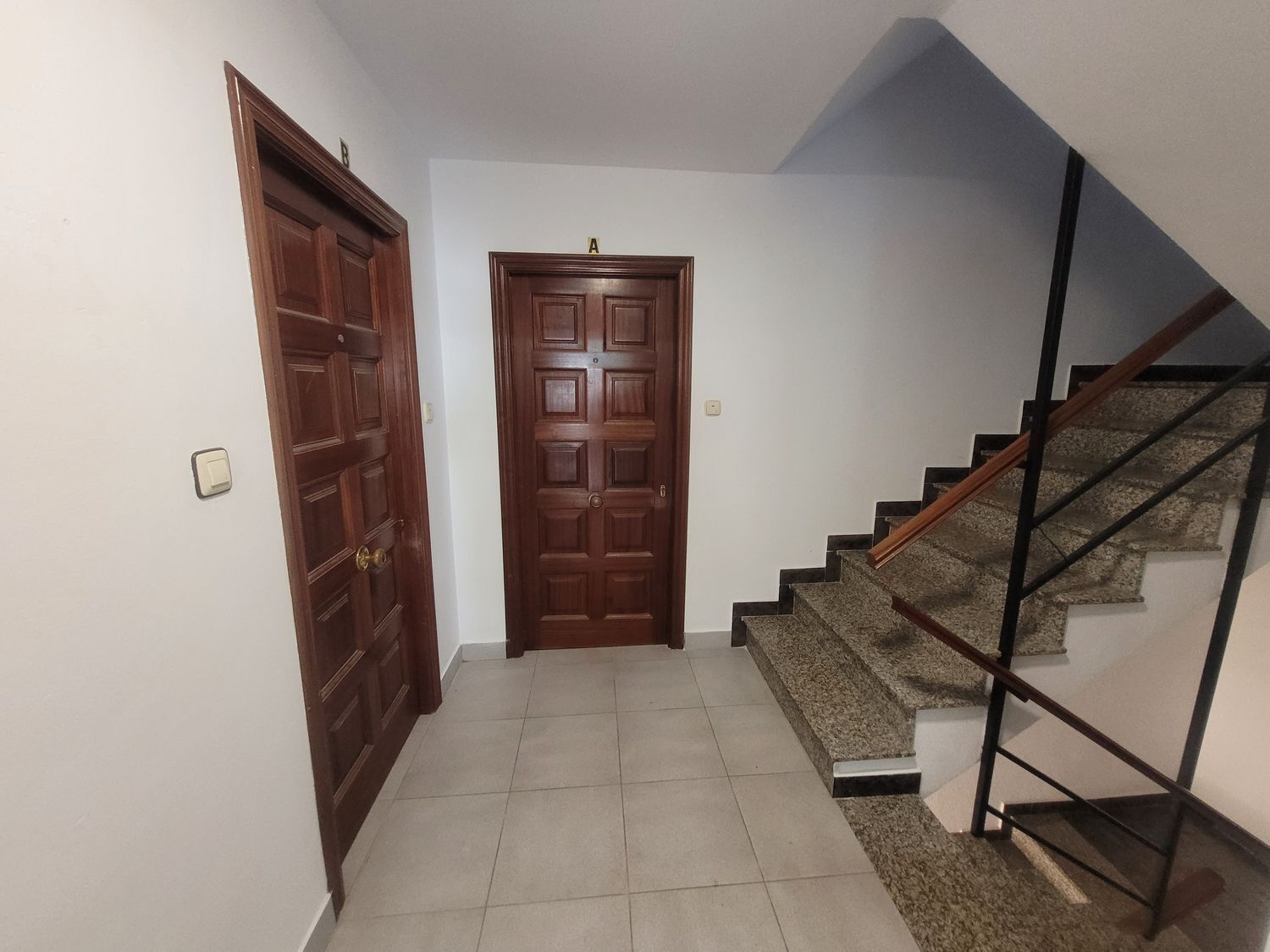 Oficina en alquiler  Santa Comba  9/33