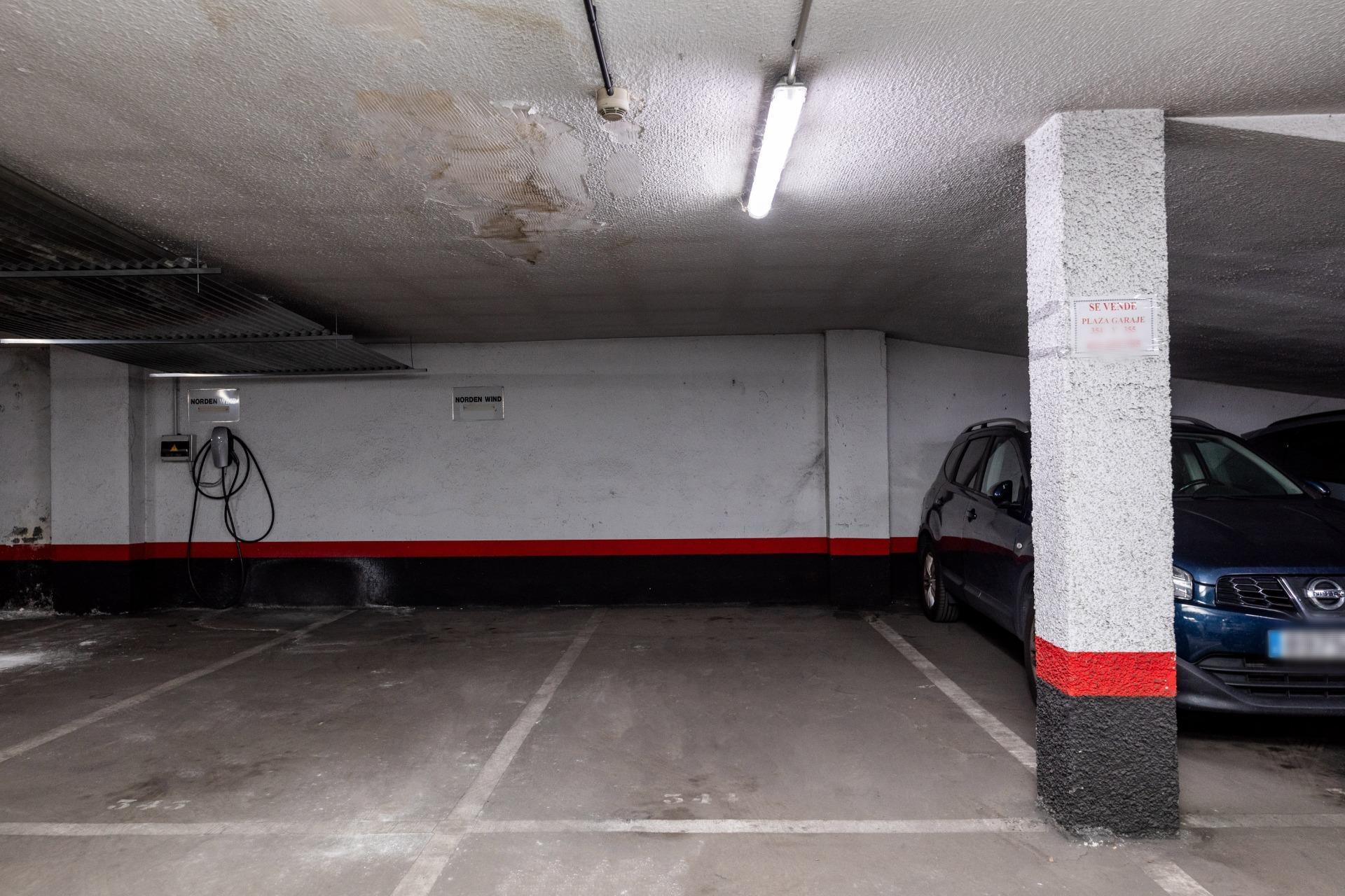Garaje en venta  calle CASTELLANA, 135, Madrid  1/1
