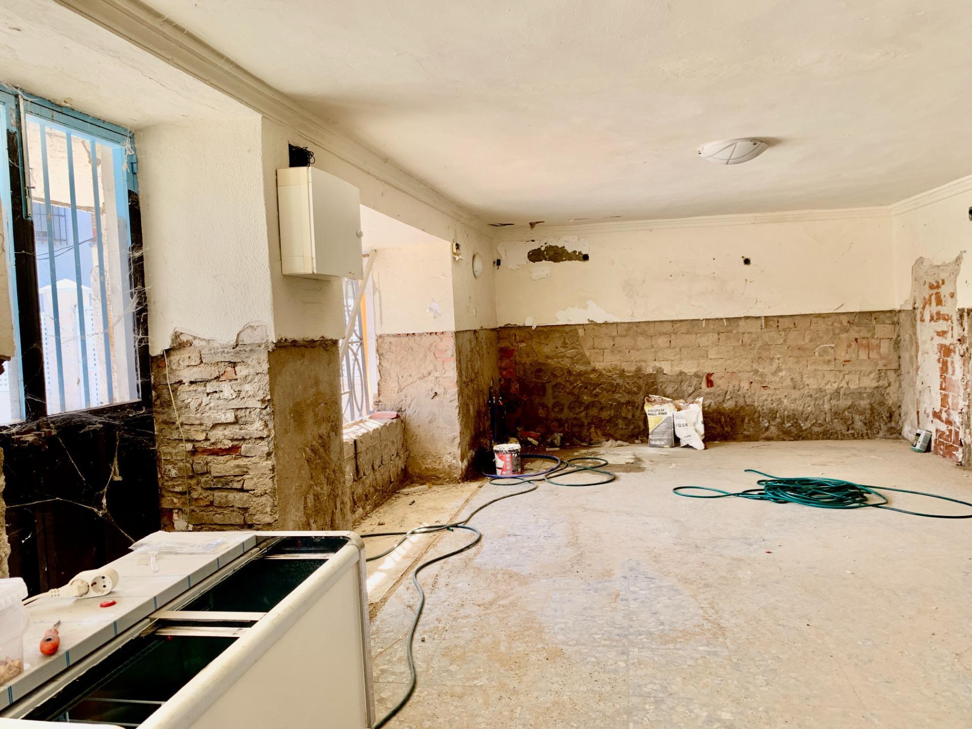 Edificio en venta en Villanueva del Rio y Minas 74/96