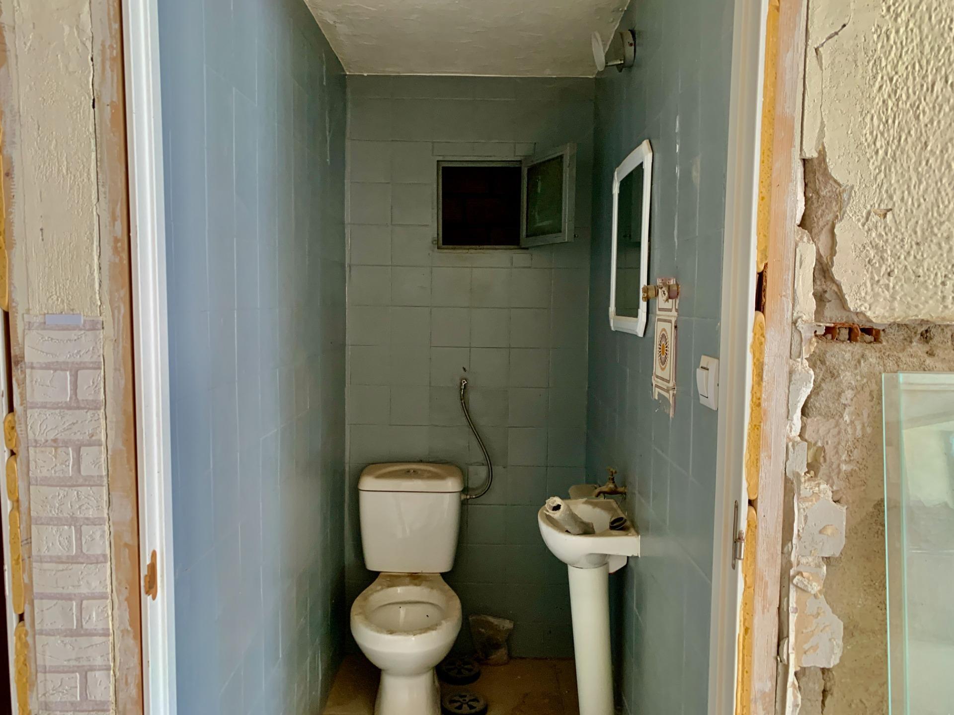 Edificio en venta en Villanueva del Rio y Minas 76/96