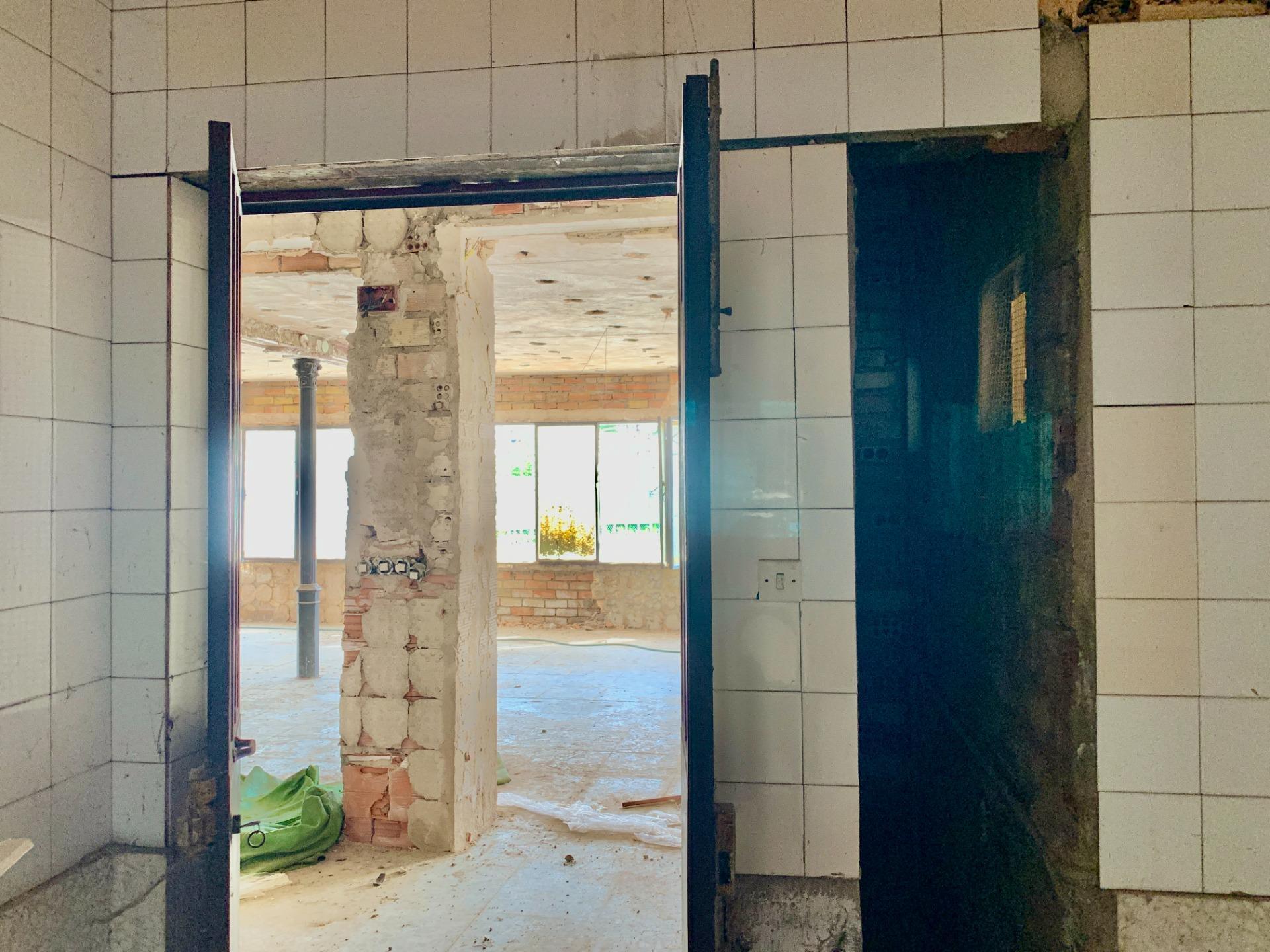 Edificio en venta en Villanueva del Rio y Minas 83/96