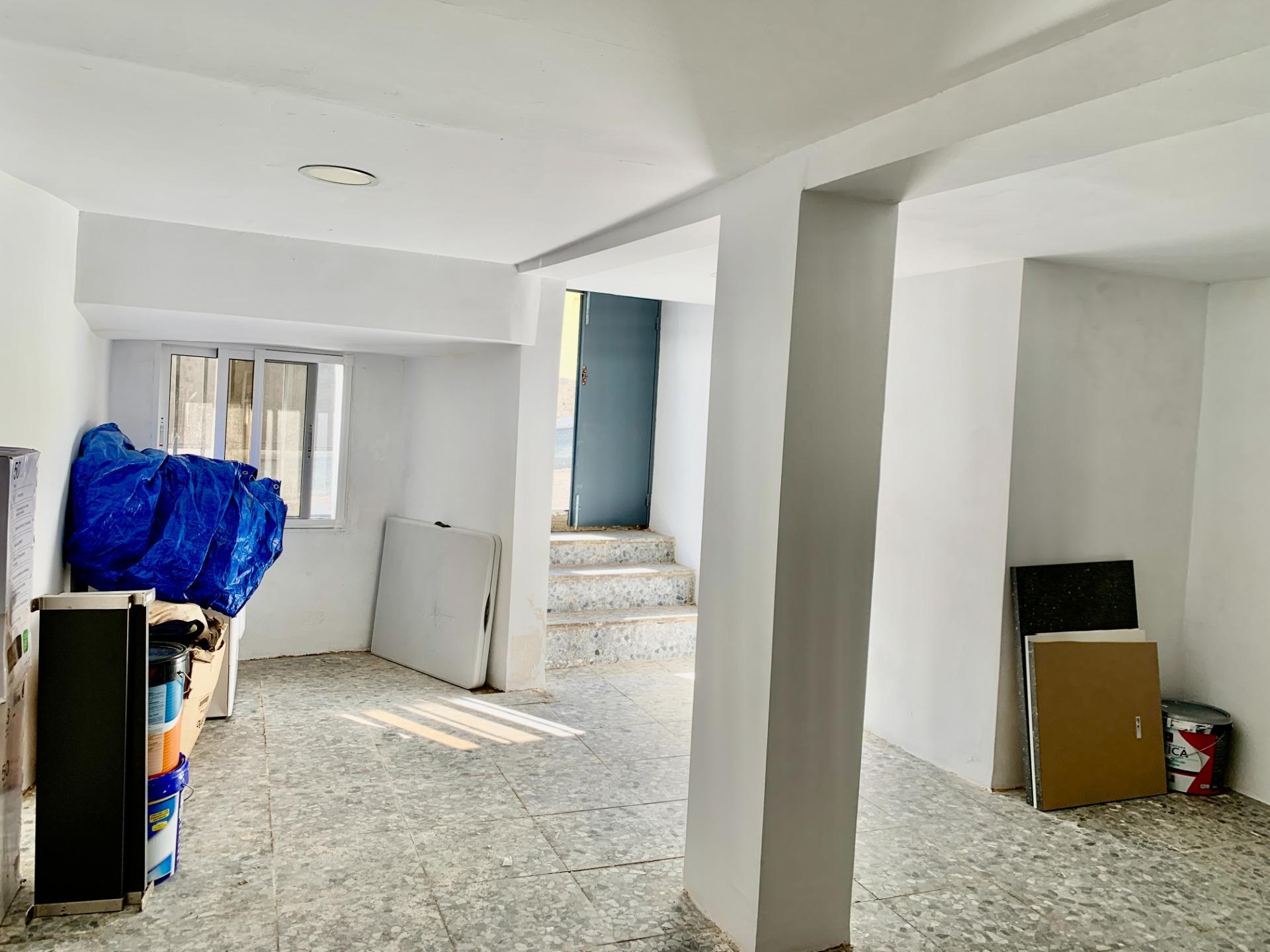 Edificio en venta en Villanueva del Rio y Minas 93/96