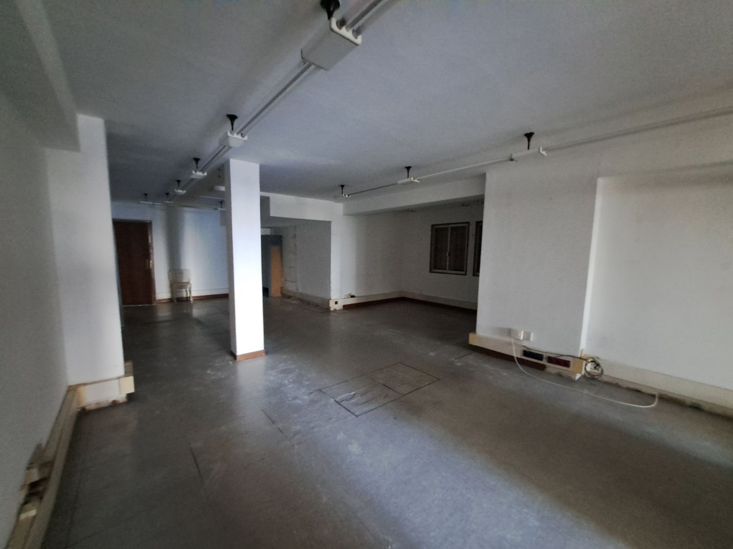 Oficina en alquiler  Santiago de Compostela  8/15