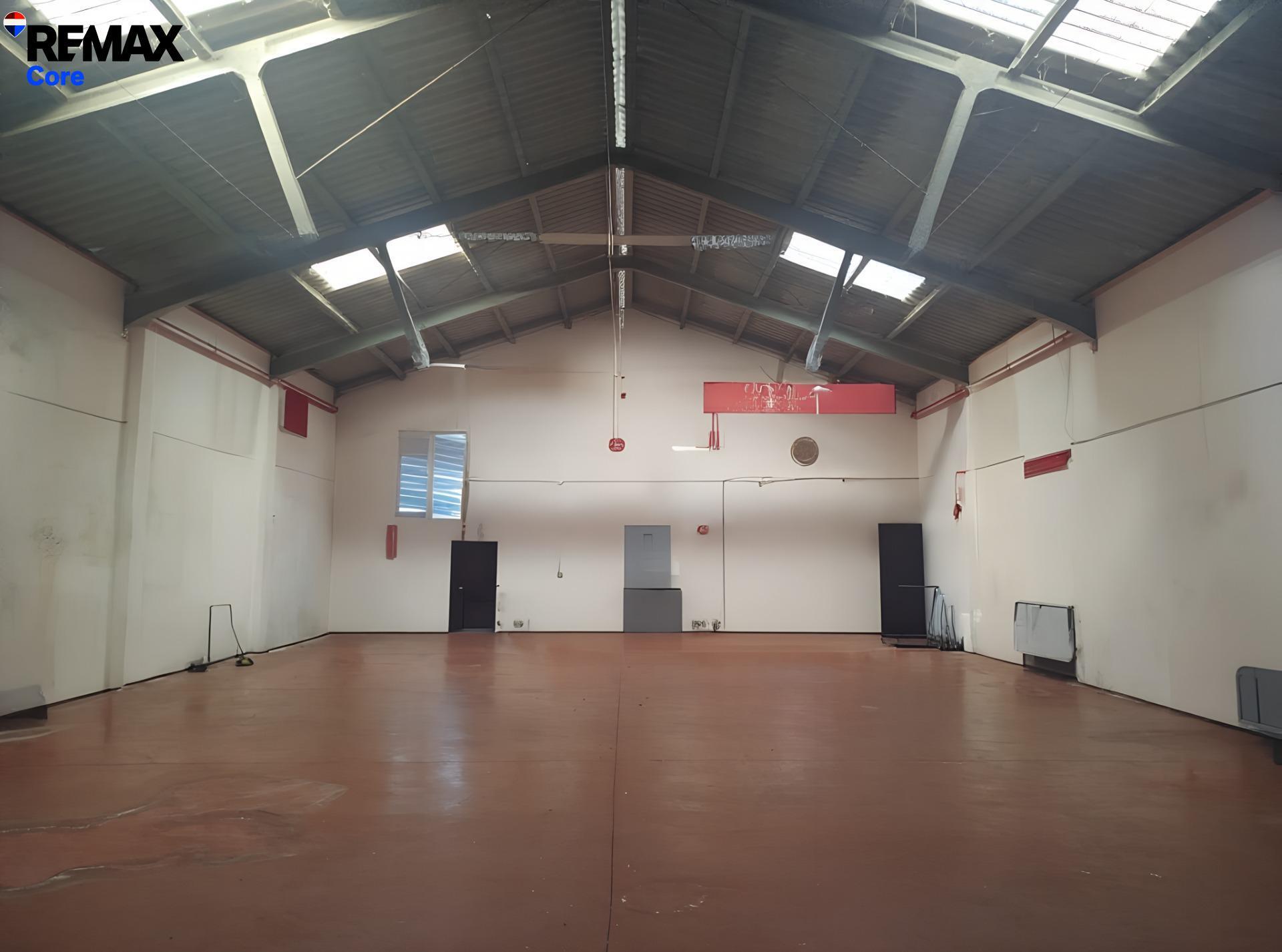 Nave Industrial en venta en Esparragalejo 5/16