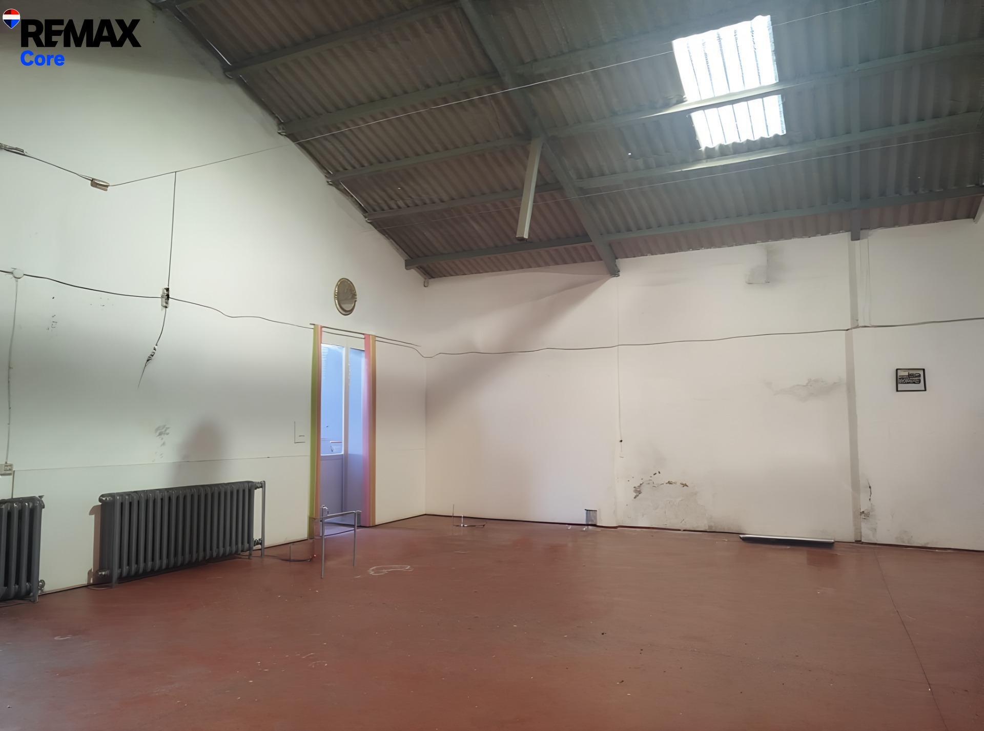 Nave Industrial en venta en Esparragalejo 6/16