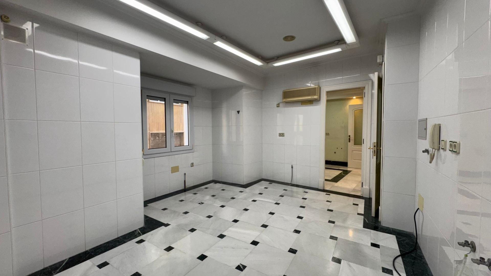 Oficinas-Venta-AlmerÃ­a-2151348-Foto-26