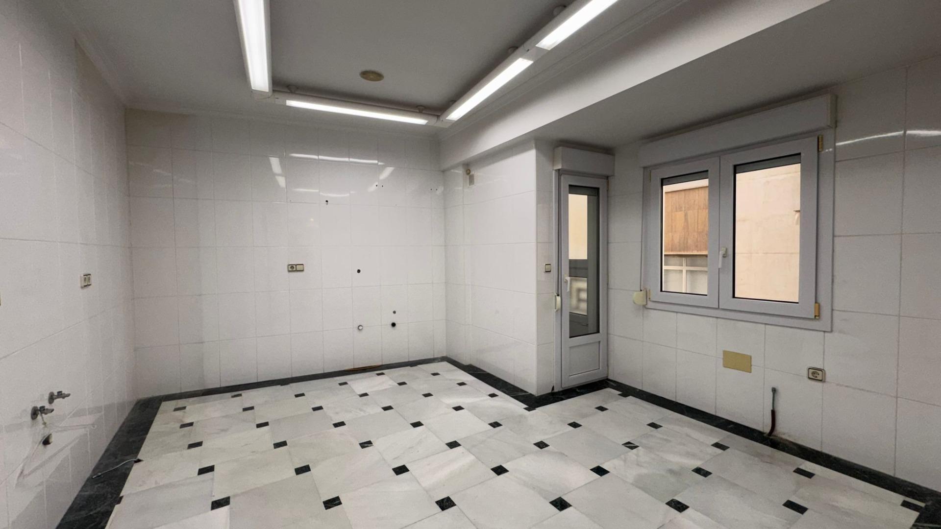 Oficinas-Venta-AlmerÃ­a-2151348-Foto-27