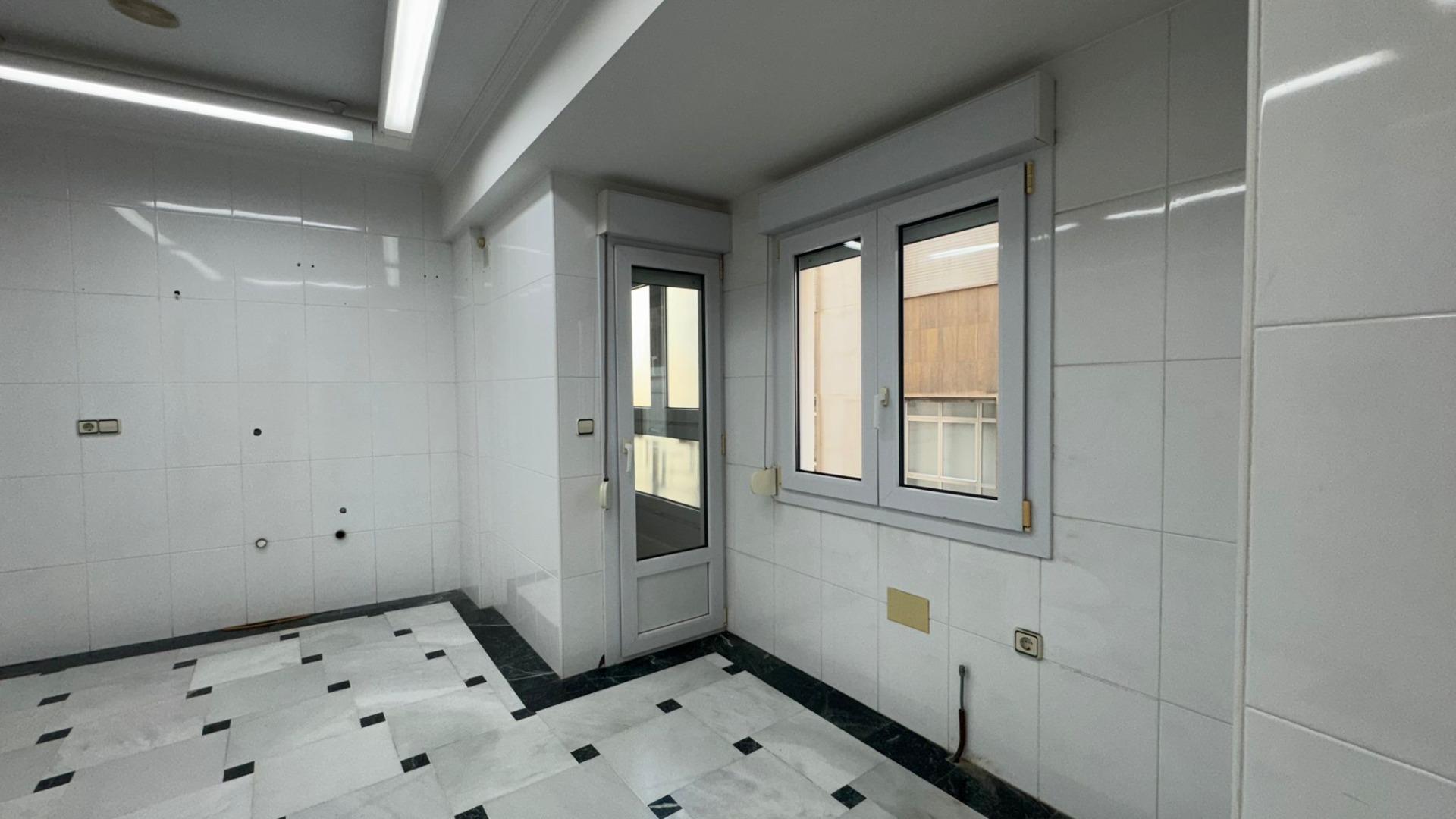 Oficinas-Venta-AlmerÃ­a-2151348-Foto-30