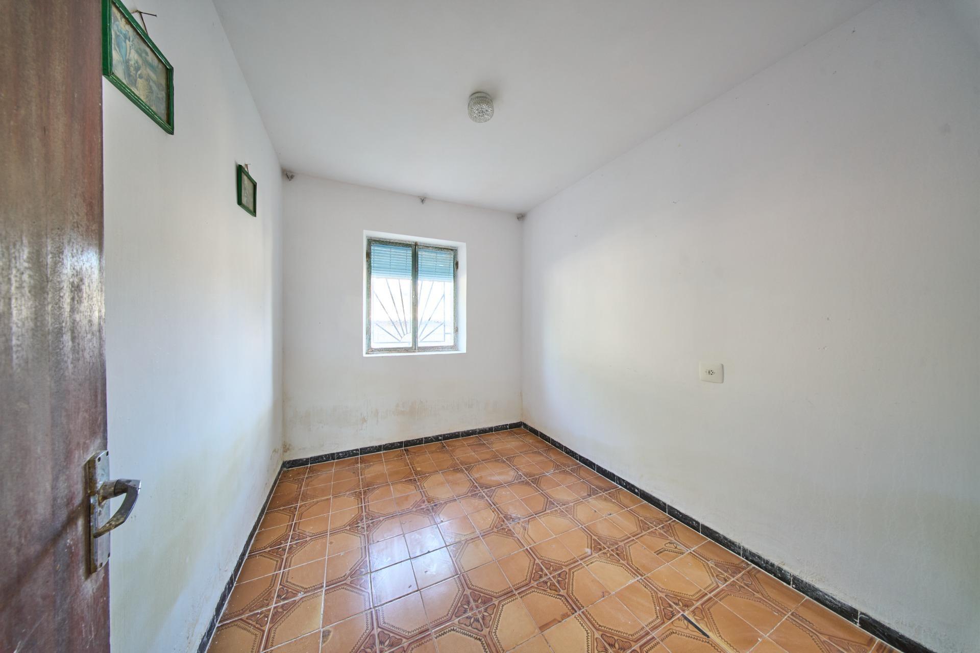 Casa en venta en calle Camino Cortijo De Tarifa, 16, 16, Cullar 12/54
