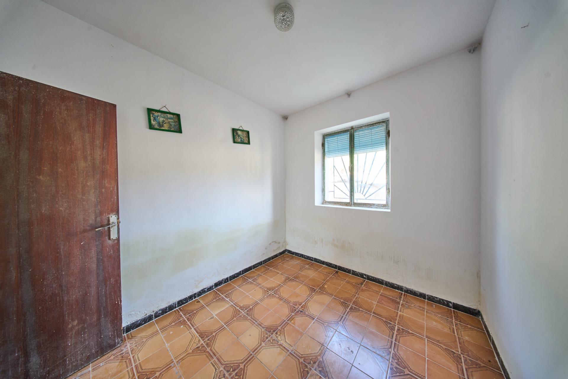 Casa en venta en calle Camino Cortijo De Tarifa, 16, 16, Cullar 13/54