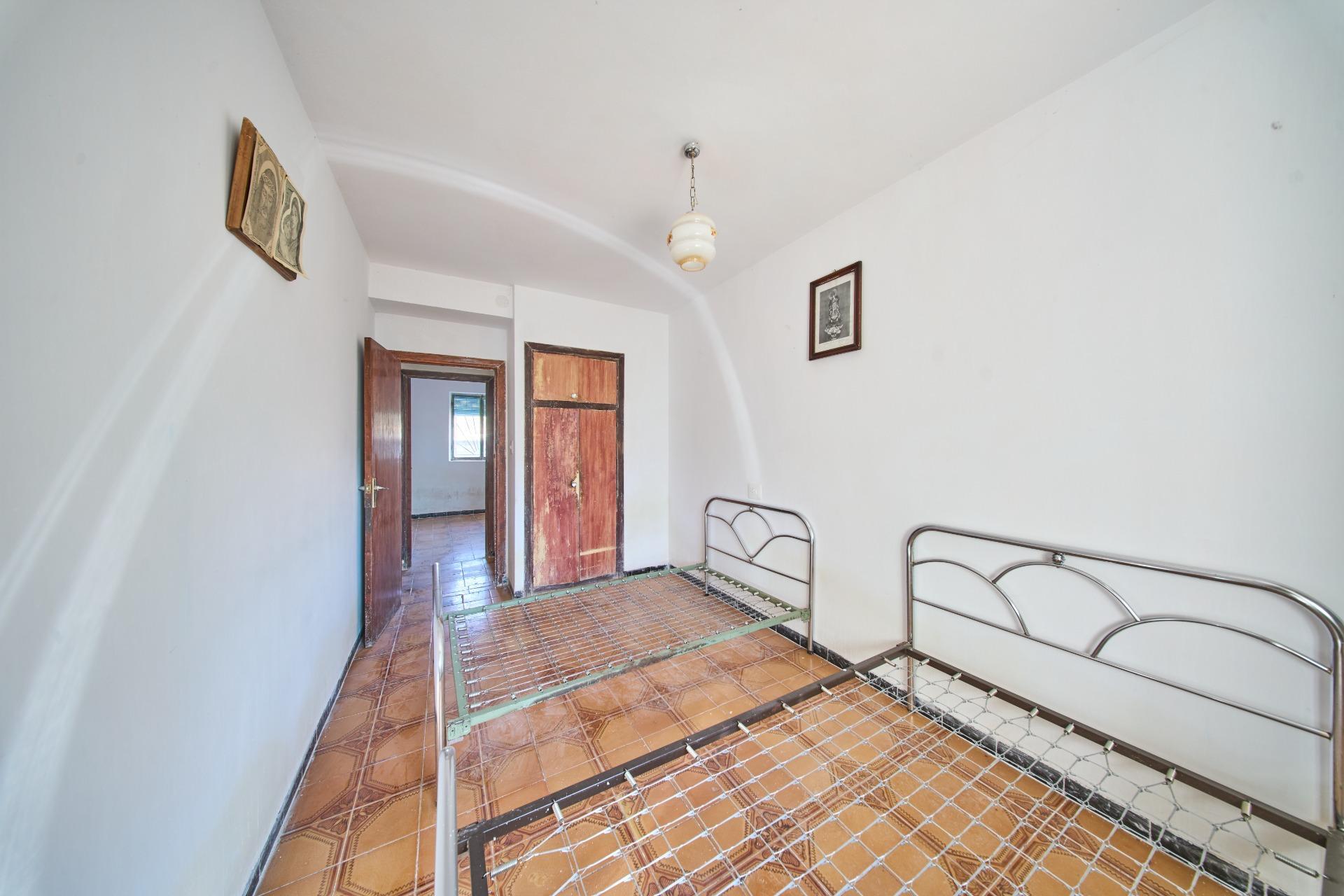 Casa en venta en calle Camino Cortijo De Tarifa, 16, 16, Cullar 18/54
