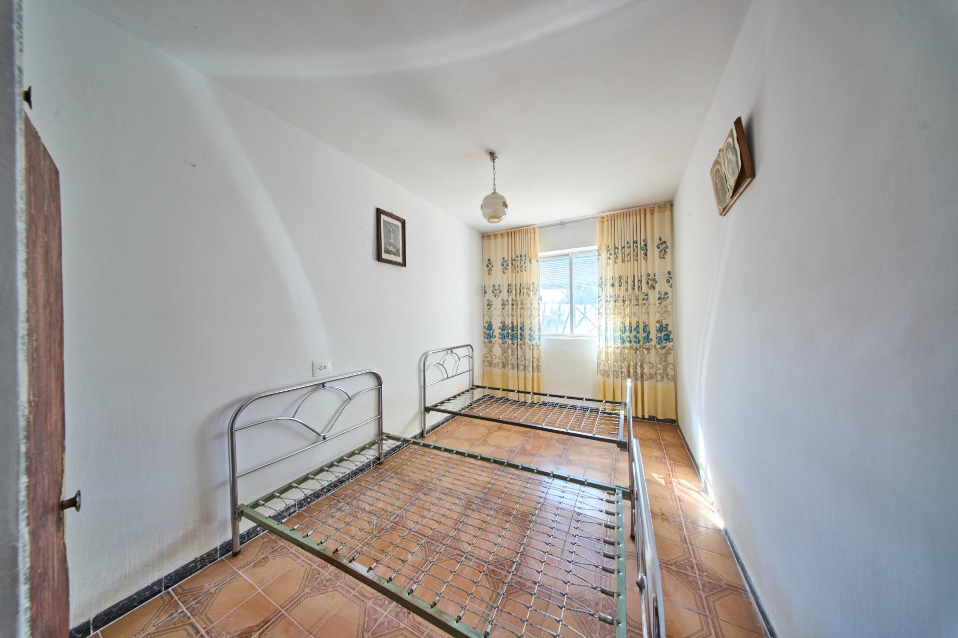 Casa en venta en calle Camino Cortijo De Tarifa, 16, 16, Cullar 19/54