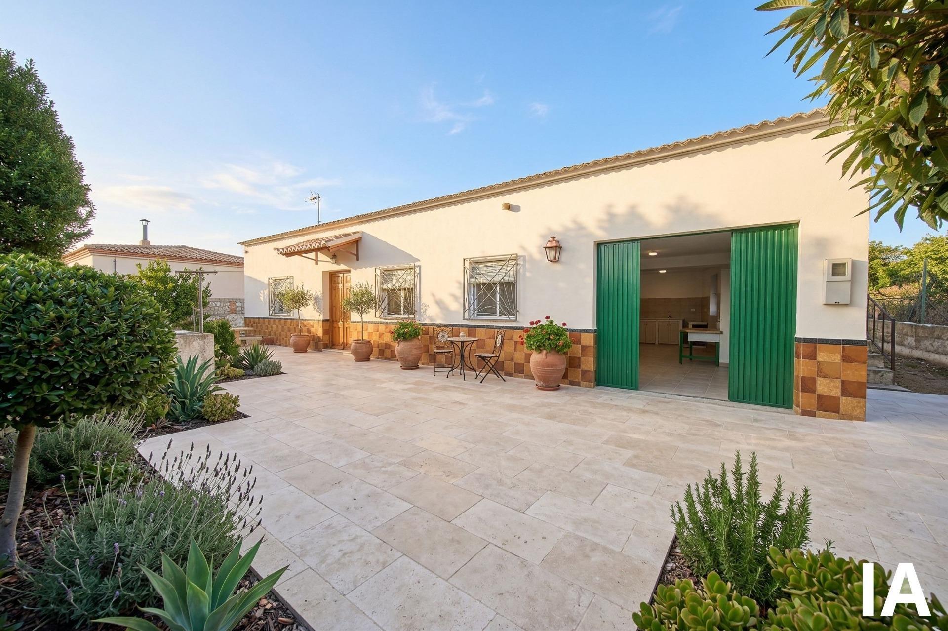 Casa en venta en calle Camino Cortijo De Tarifa, 16, 16, Cullar 40/54
