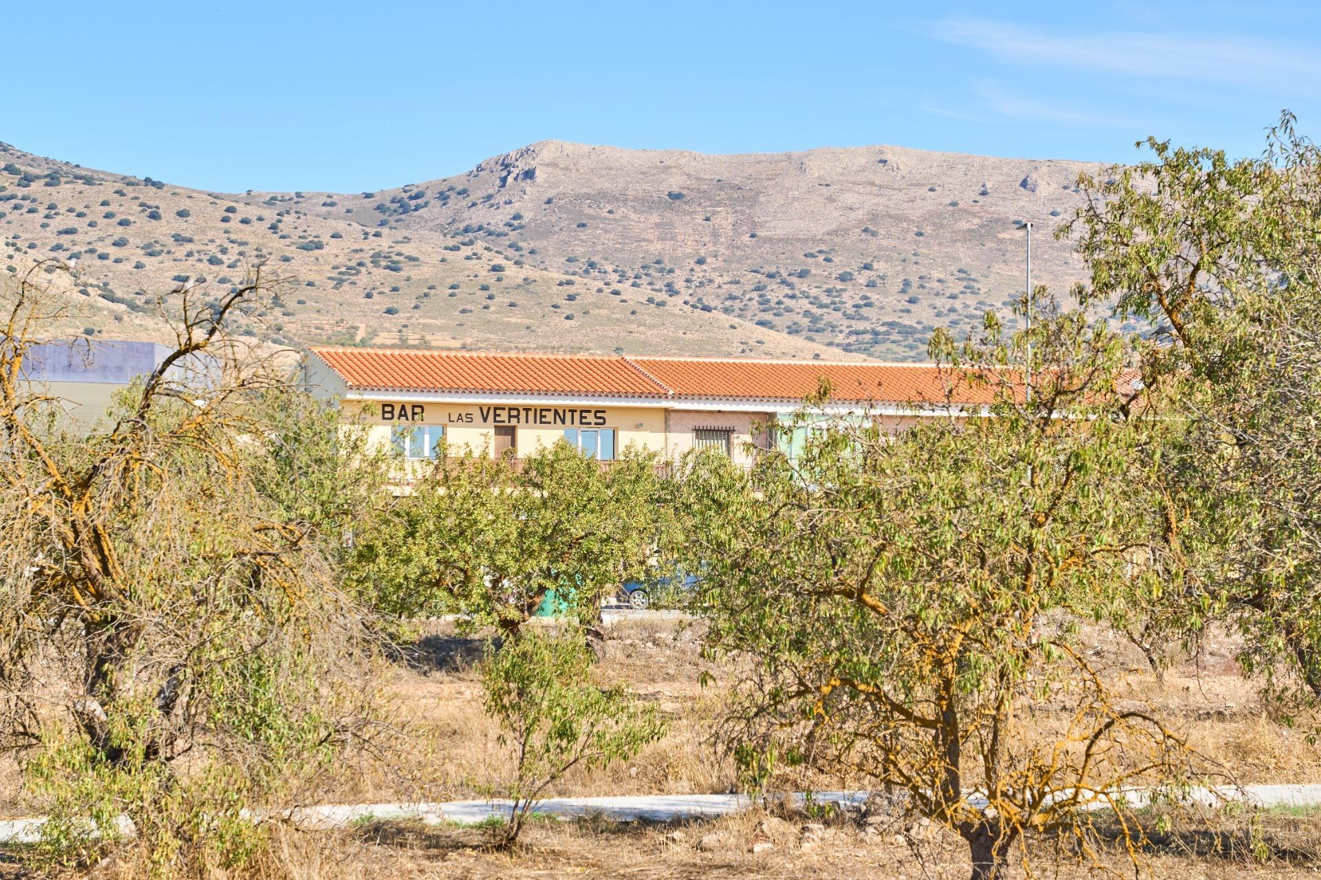 Casa en venta en calle Camino Cortijo De Tarifa, 16, 16, Cullar 47/54
