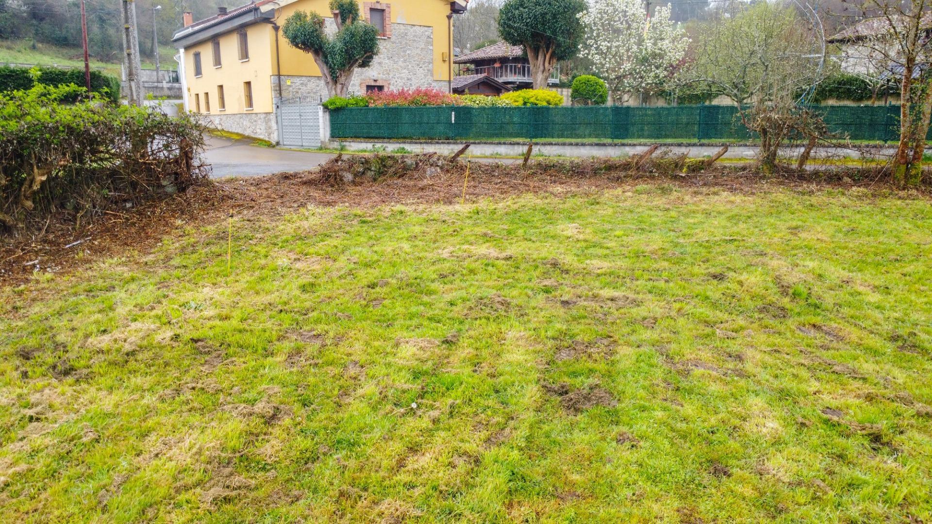 Terreno en venta en calle Ceñal, 7, Siero 27/39