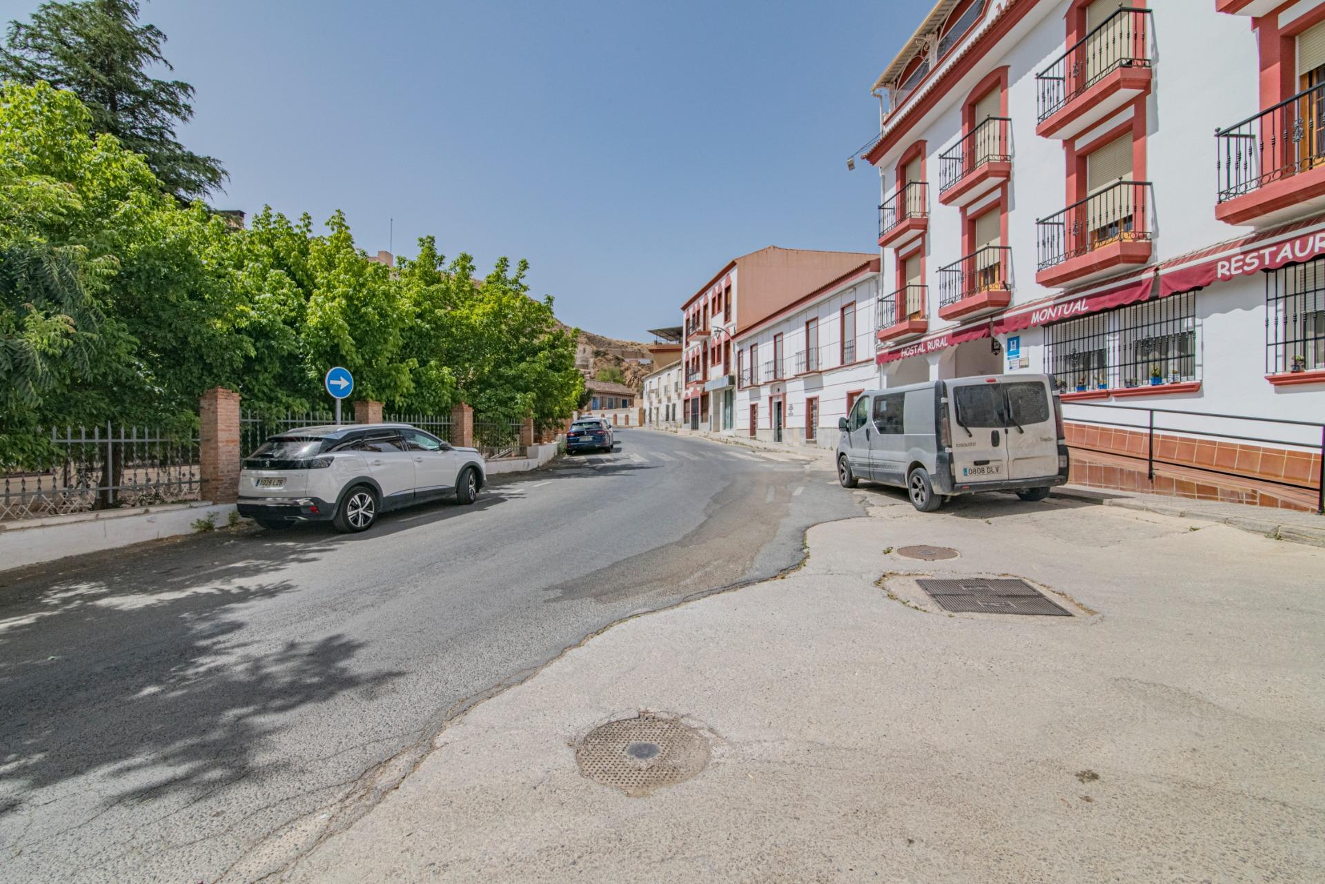 Edificios-Venta-Cortes y Graena-1395070-Foto-3