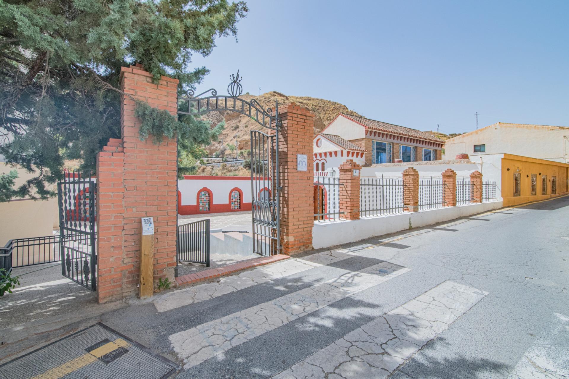 Edificios-Venta-Cortes y Graena-1395070-Foto-6