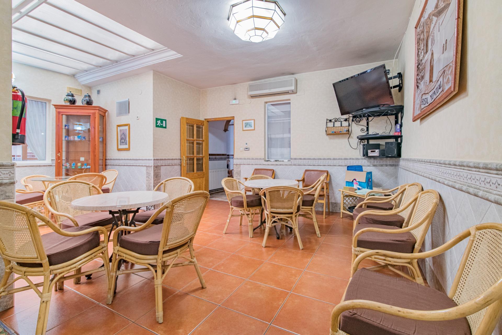 Edificios-Venta-Cortes y Graena-1395070-Foto-9