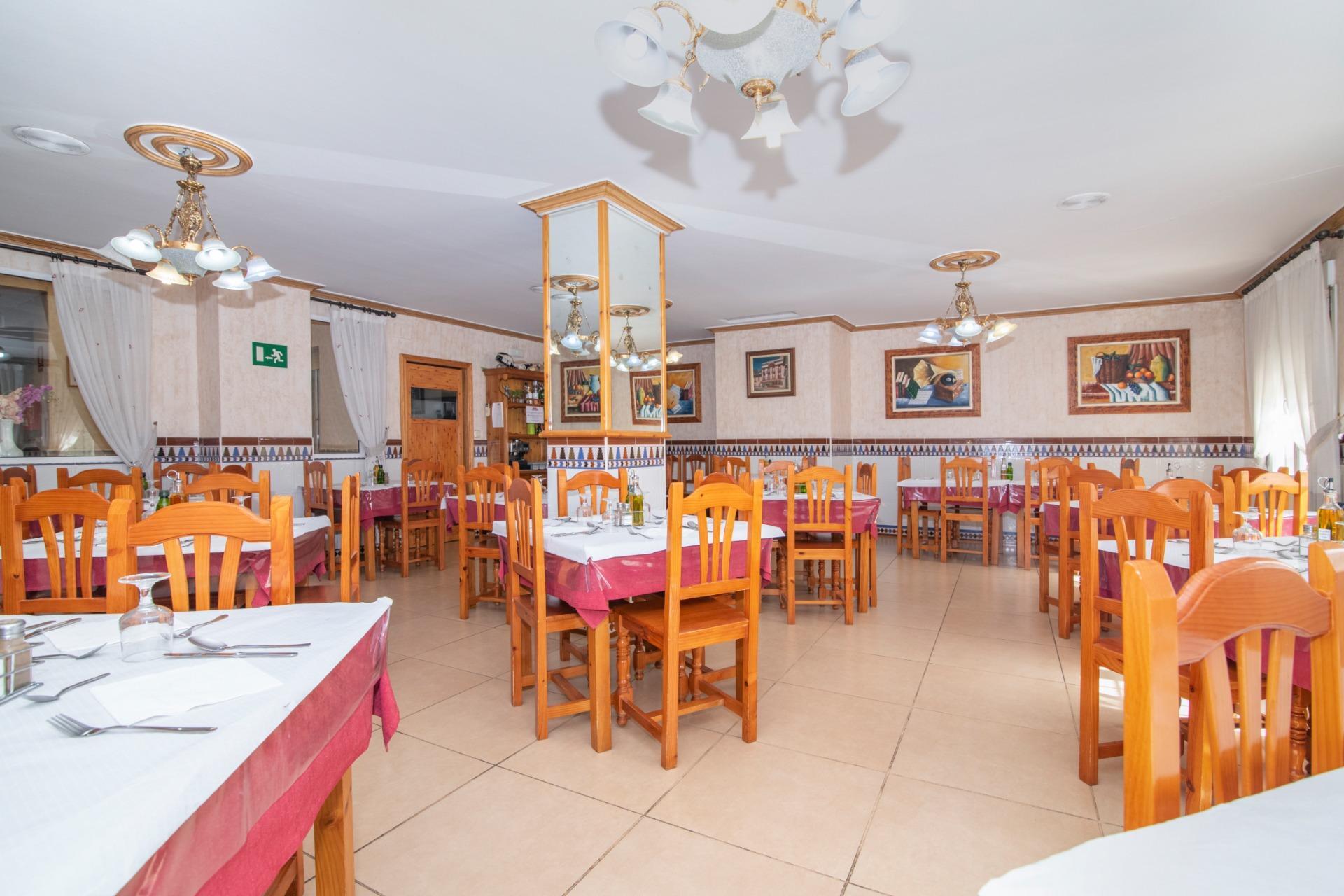Edificios-Venta-Cortes y Graena-1395070-Foto-15
