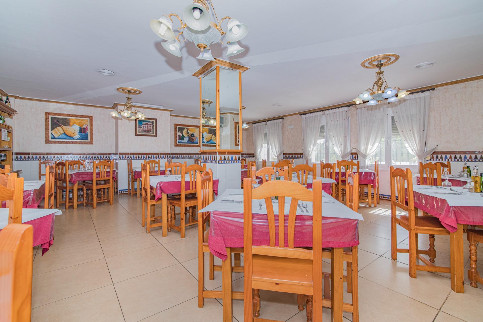 Edificios-Venta-Cortes y Graena-1395070-Foto-14