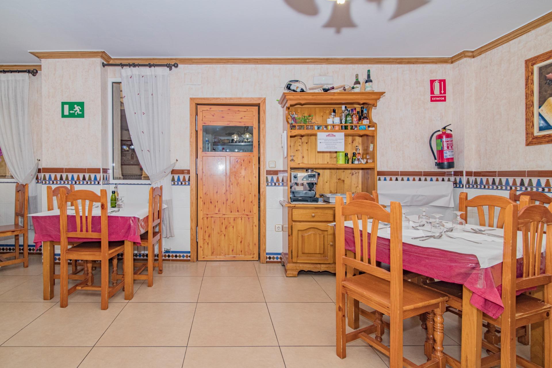 Edificios-Venta-Cortes y Graena-1395070-Foto-18