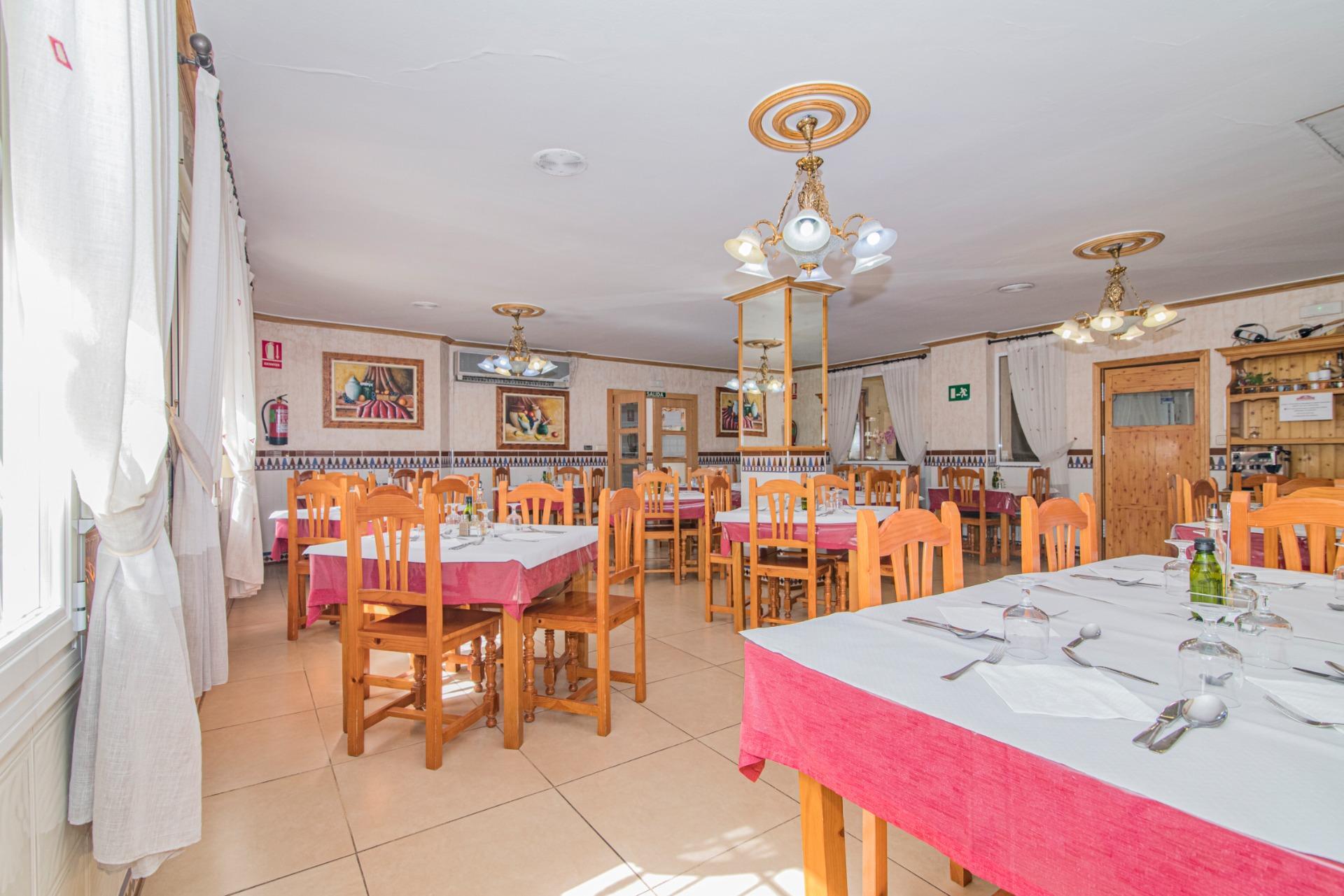 Edificios-Venta-Cortes y Graena-1395070-Foto-17