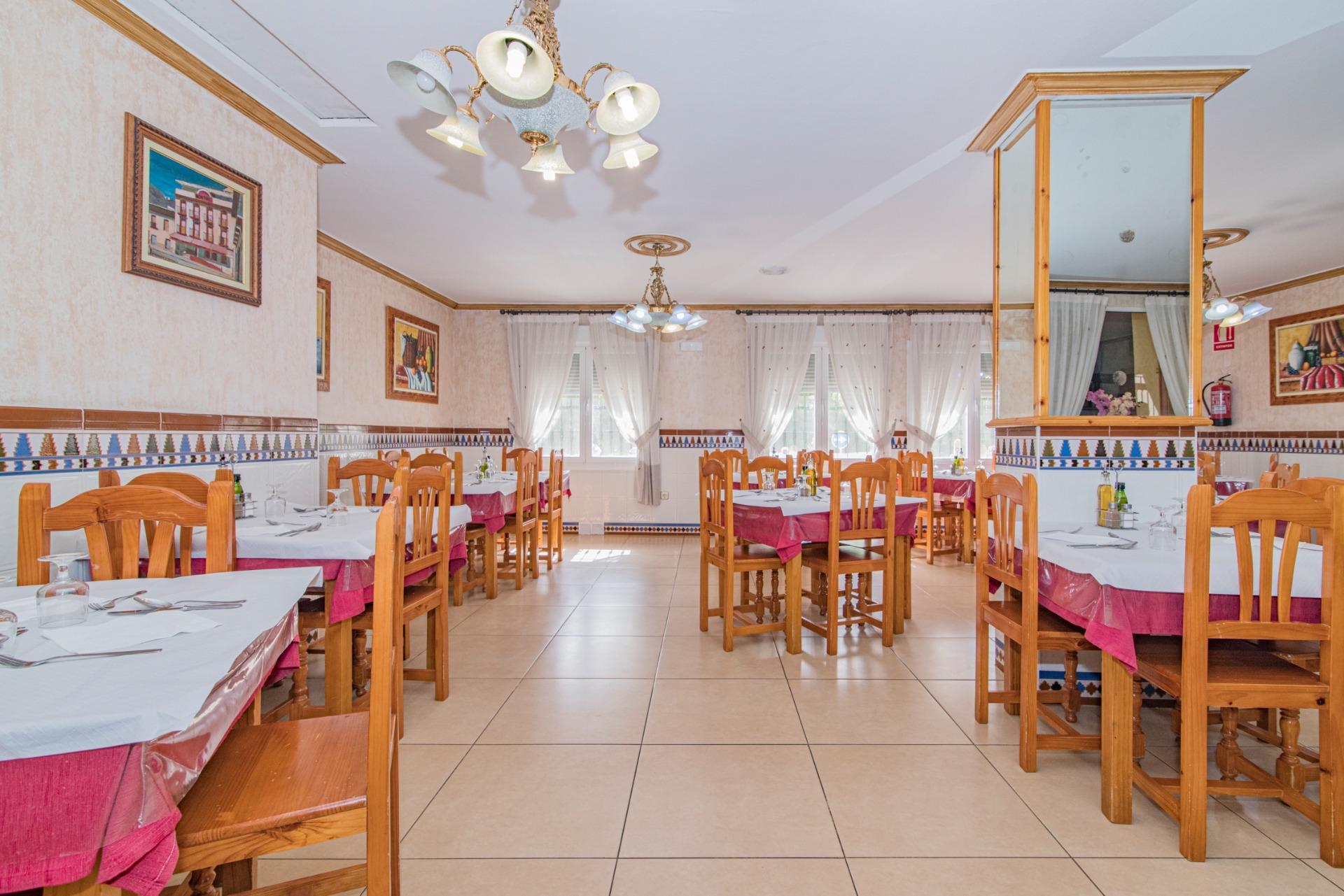 Edificios-Venta-Cortes y Graena-1395070-Foto-19