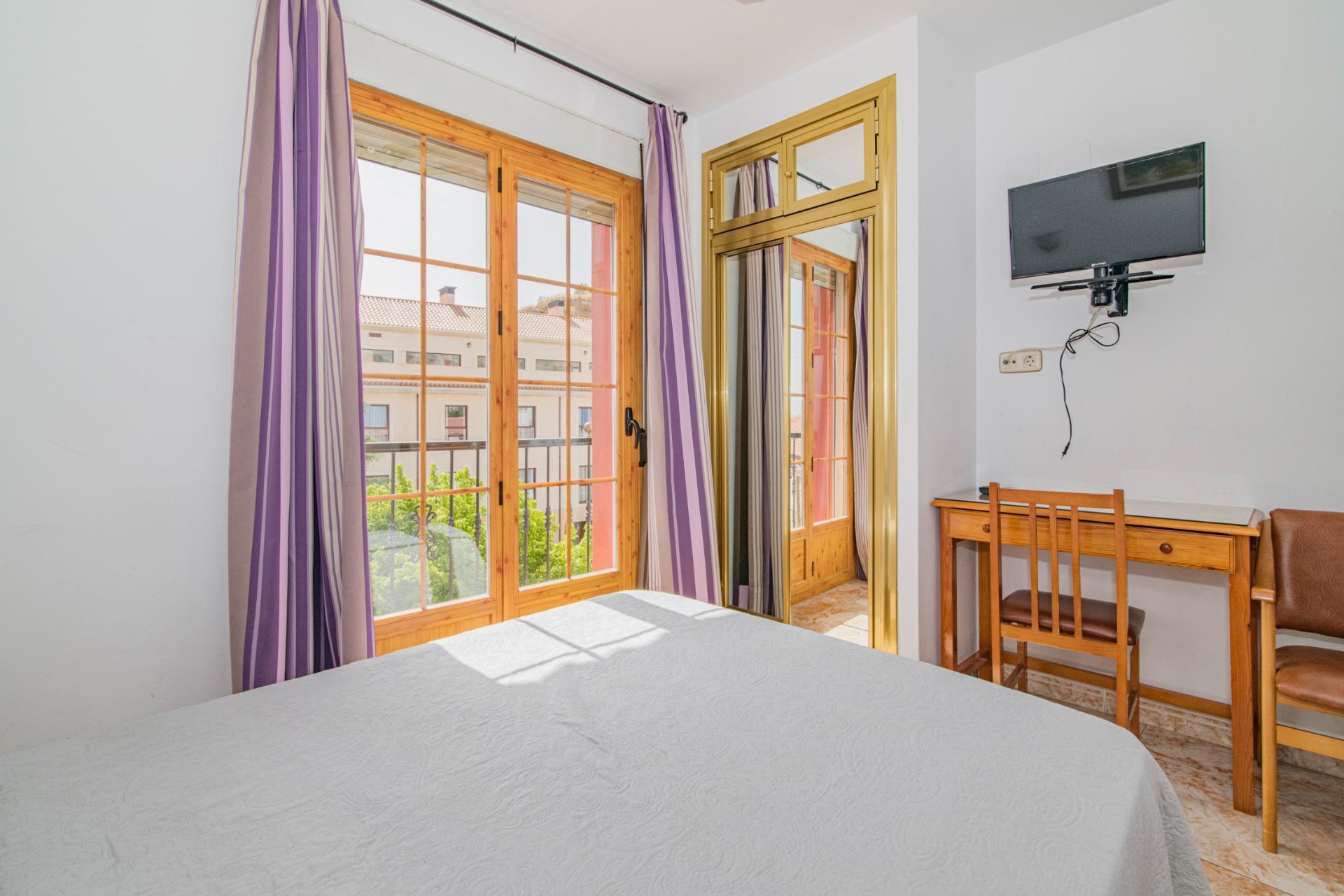 Edificios-Venta-Cortes y Graena-1395070-Foto-25