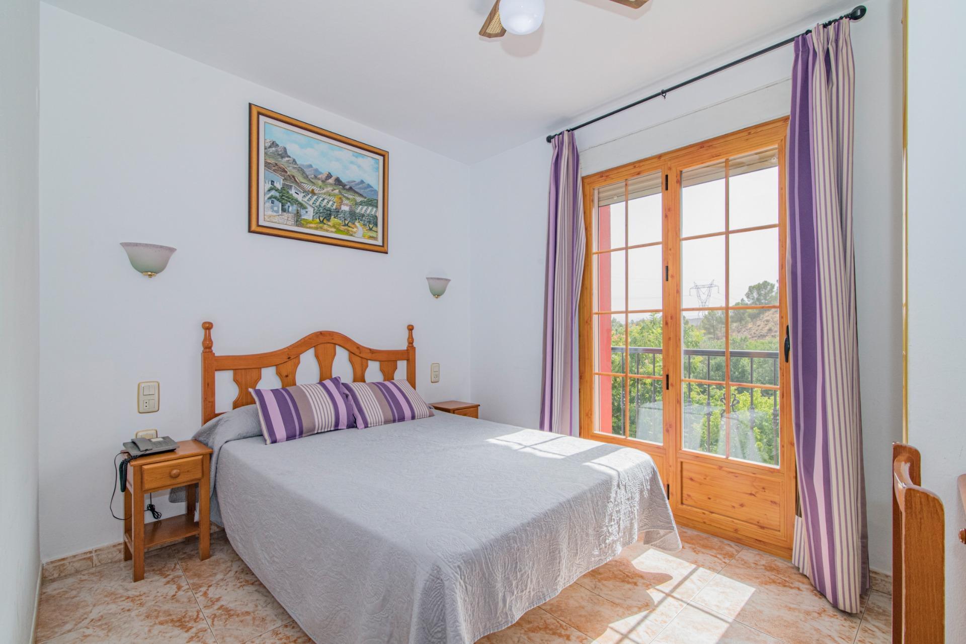 Edificios-Venta-Cortes y Graena-1395070-Foto-23