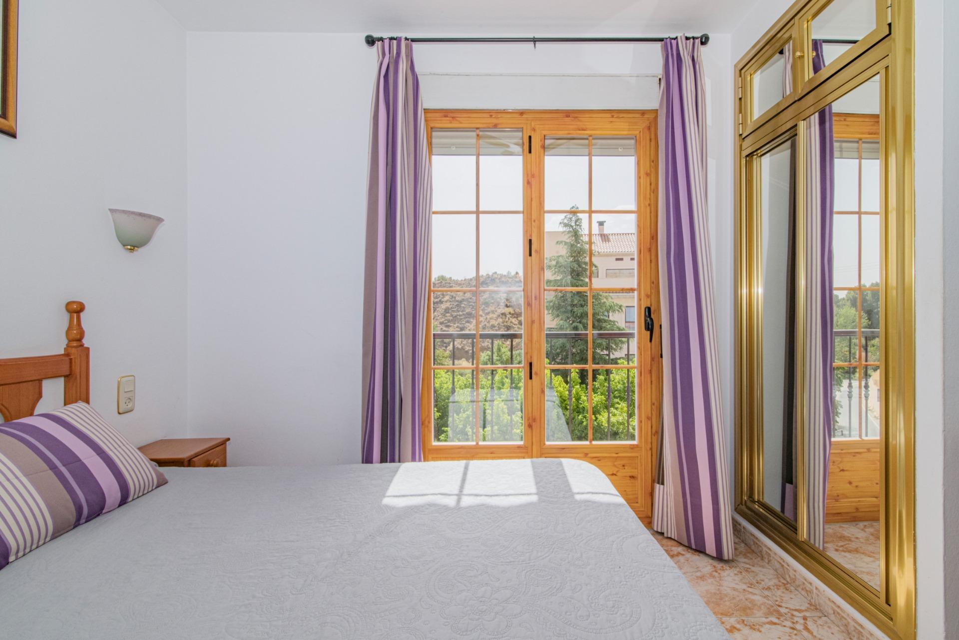 Edificios-Venta-Cortes y Graena-1395070-Foto-24