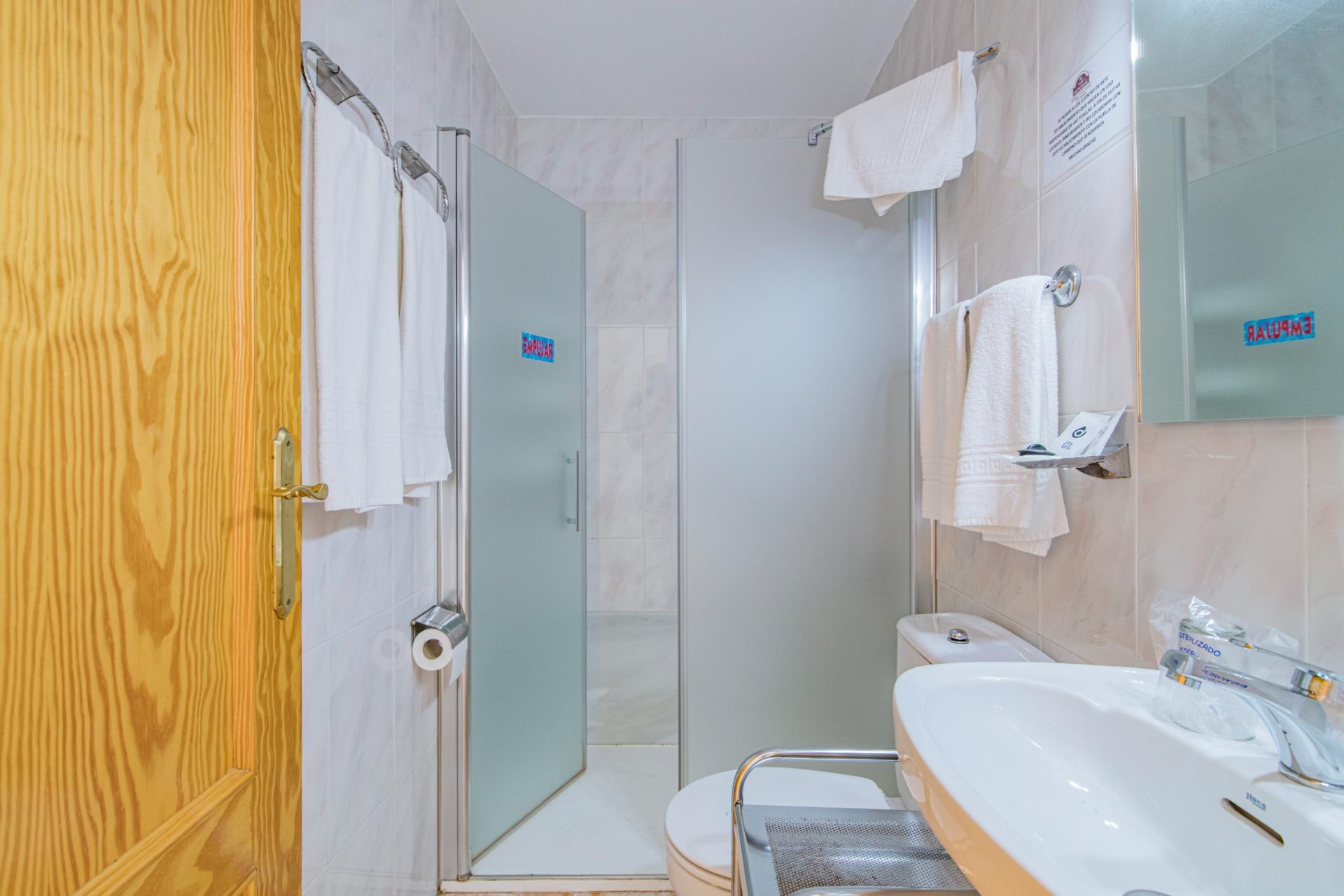 Edificios-Venta-Cortes y Graena-1395070-Foto-32