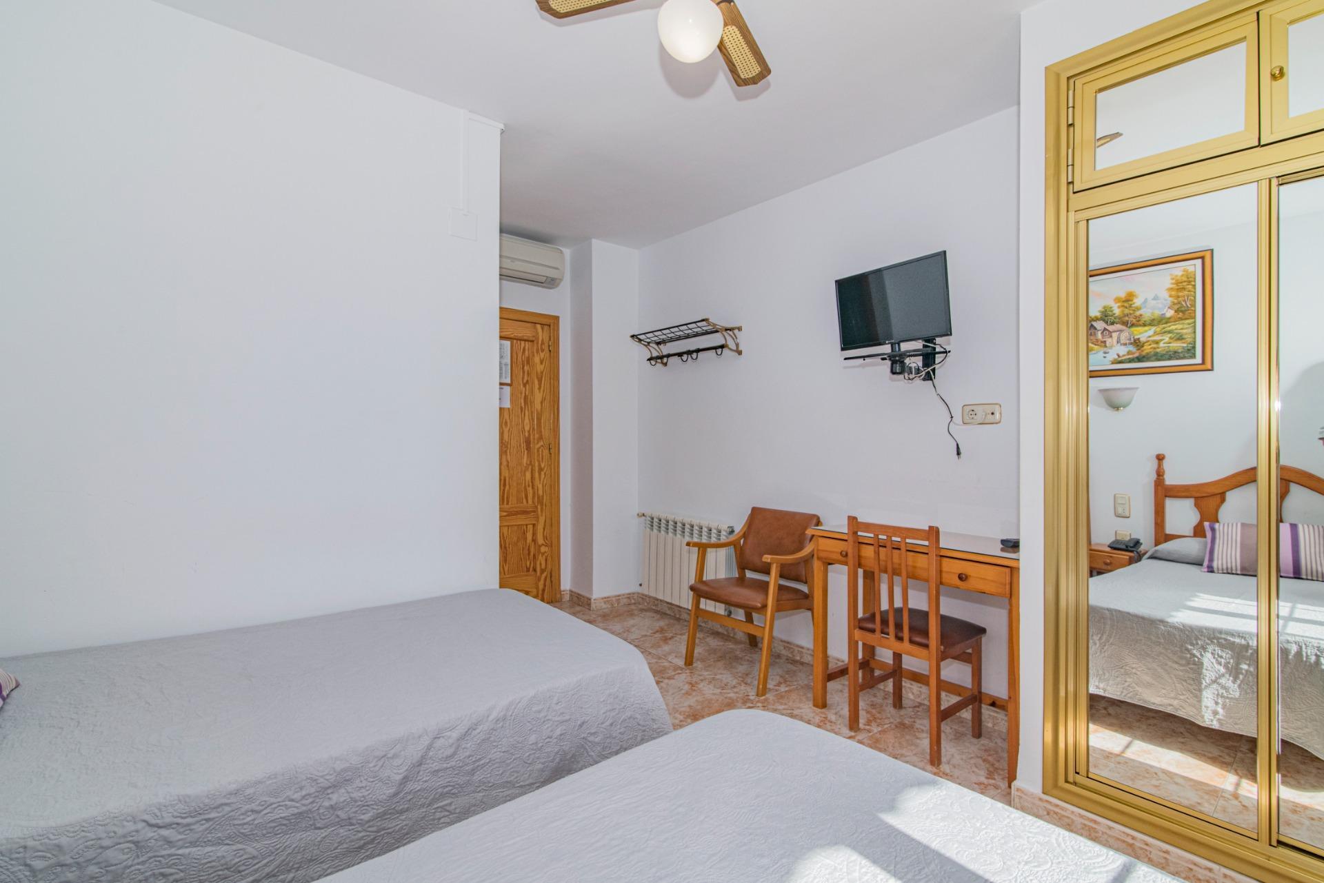 Edificios-Venta-Cortes y Graena-1395070-Foto-39
