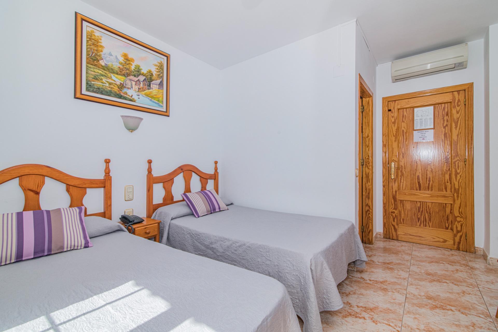 Edificios-Venta-Cortes y Graena-1395070-Foto-36