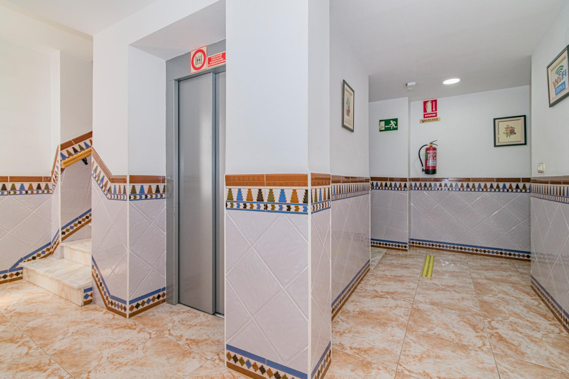 Edificios-Venta-Cortes y Graena-1395070-Foto-44