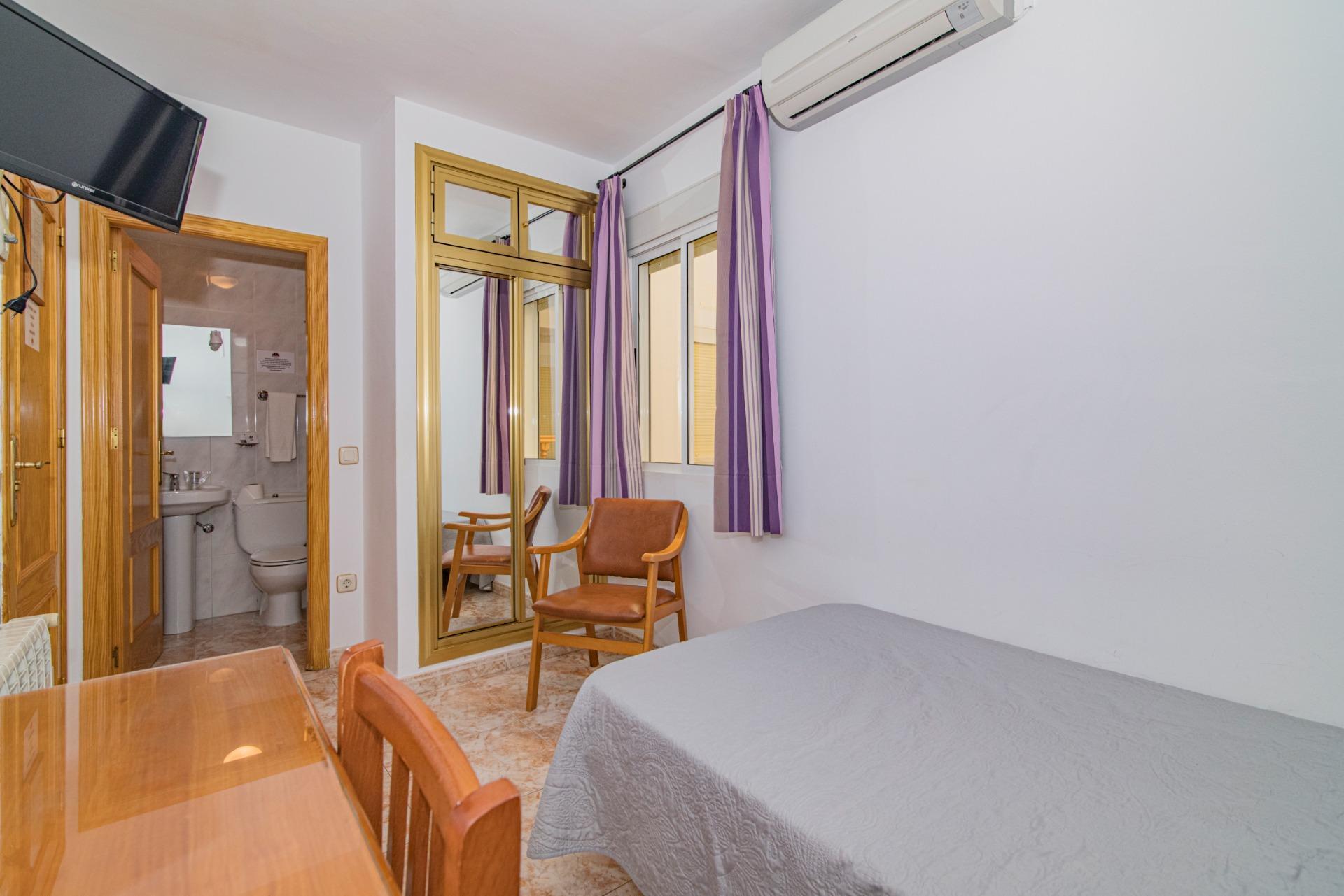 Edificios-Venta-Cortes y Graena-1395070-Foto-48