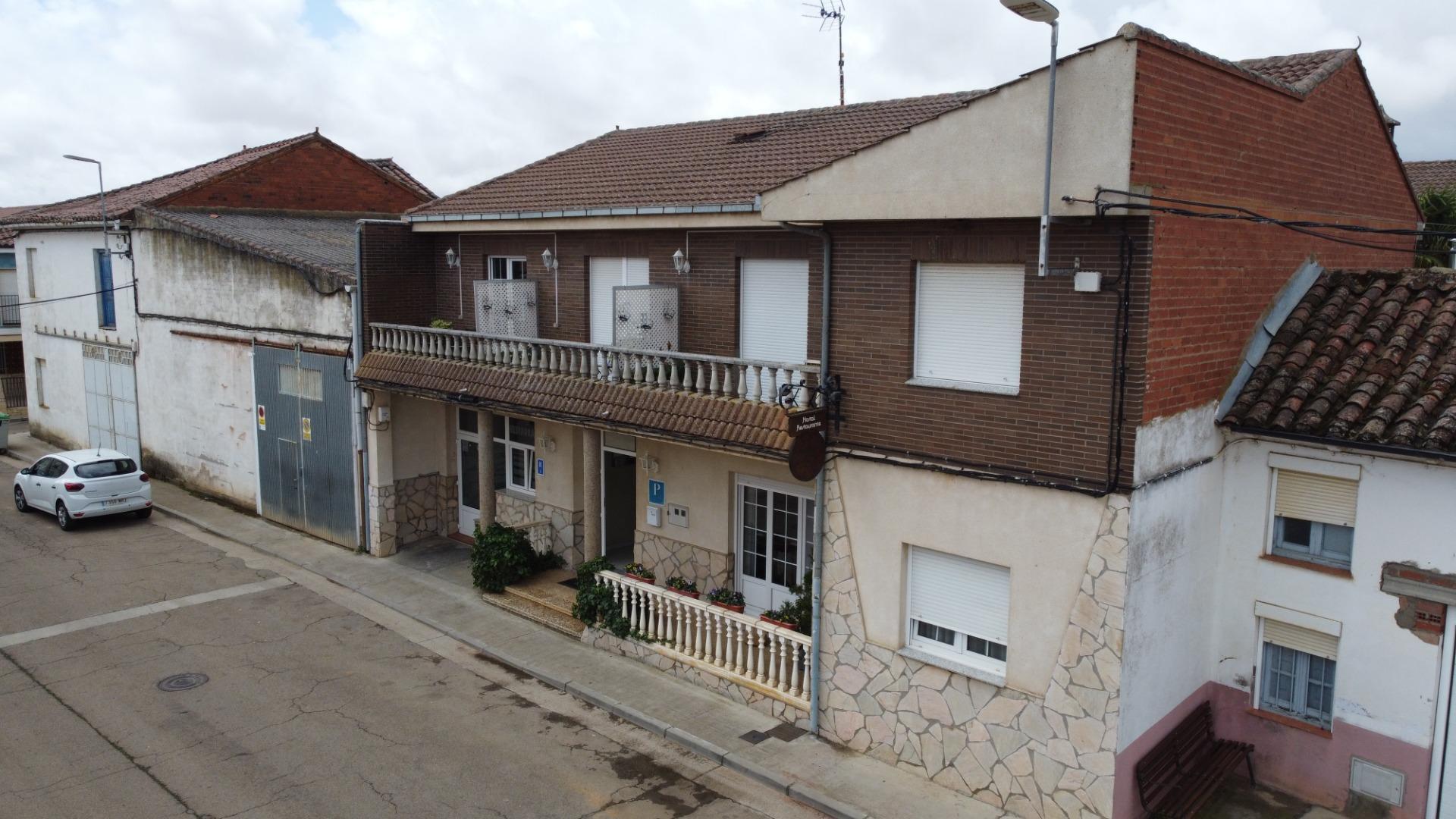 Edificios-Venta-Bercianos del PÃ¡ramo-2411789-Foto-2