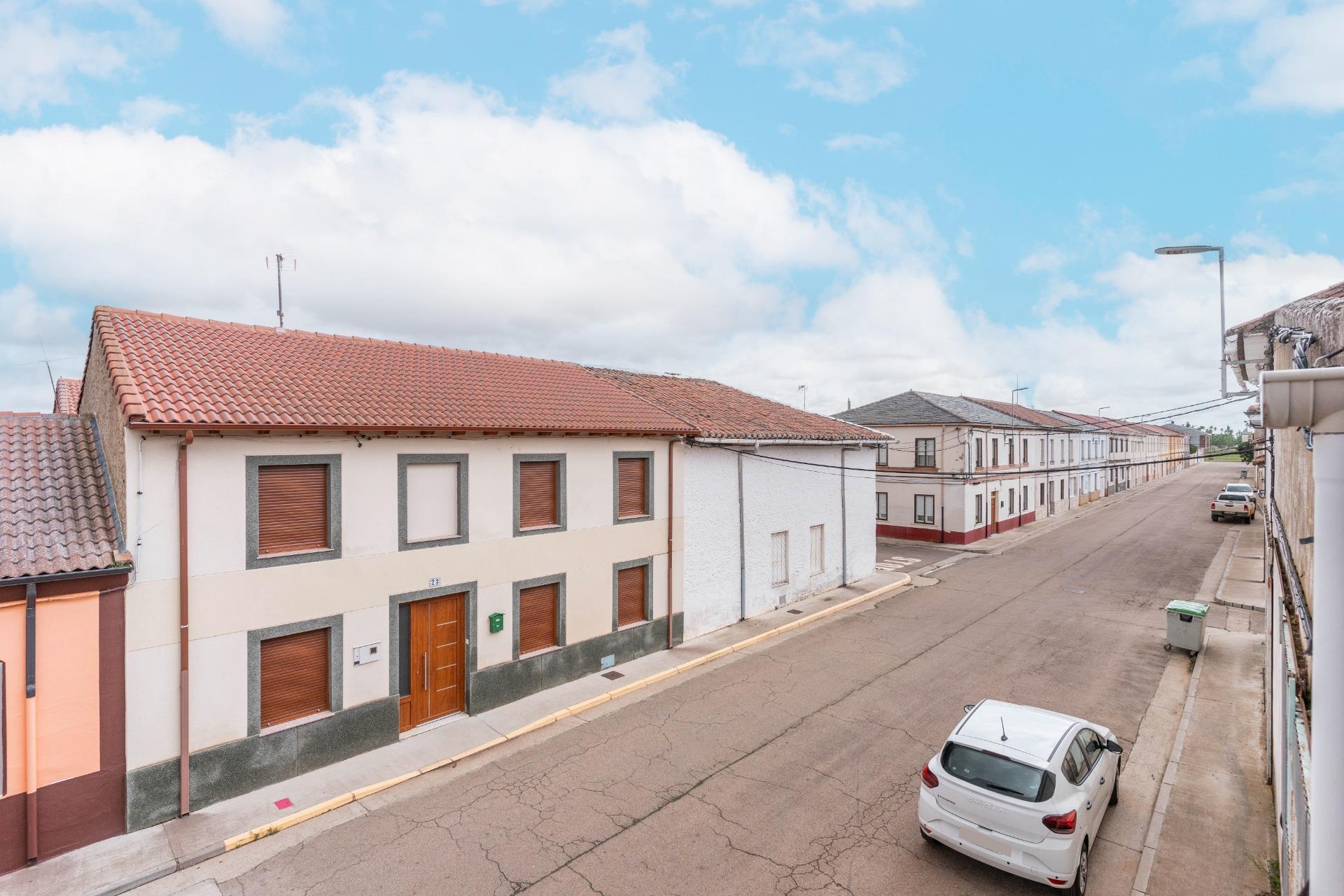Edificios-Venta-Bercianos del PÃ¡ramo-2411789-Foto-86