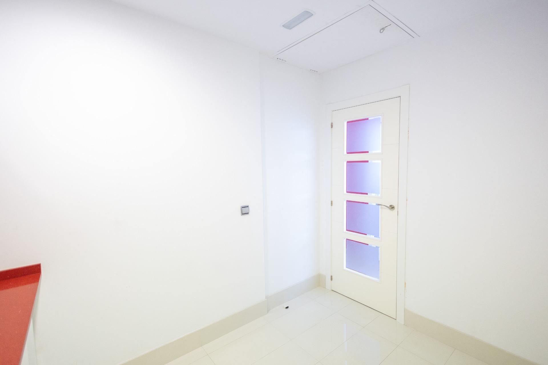 Oficinas-Venta-Madrid-2411927-Foto-18