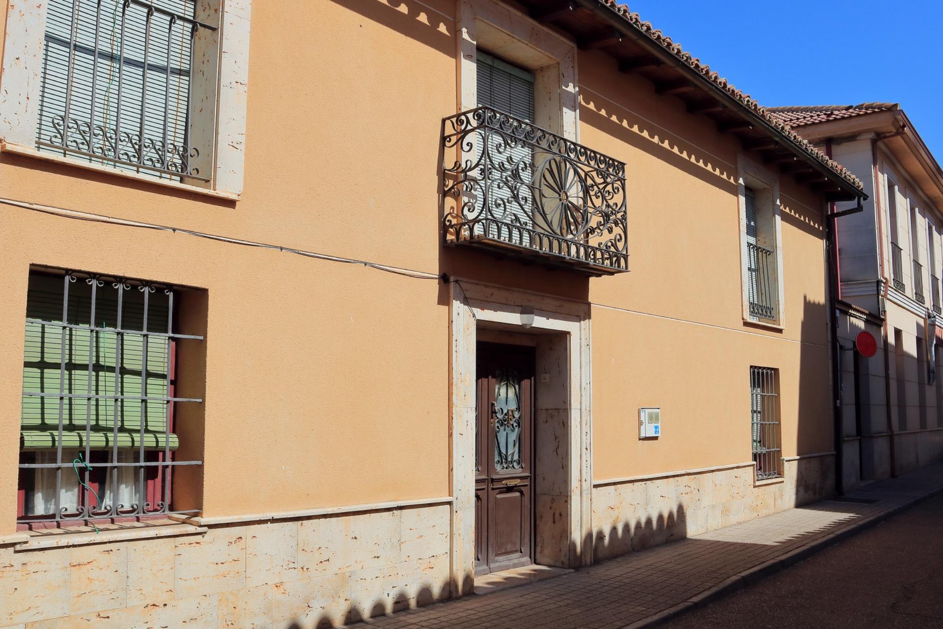 Casas o chalets-Venta-CabezÃ³n de Pisuerga-2411888-Foto-2