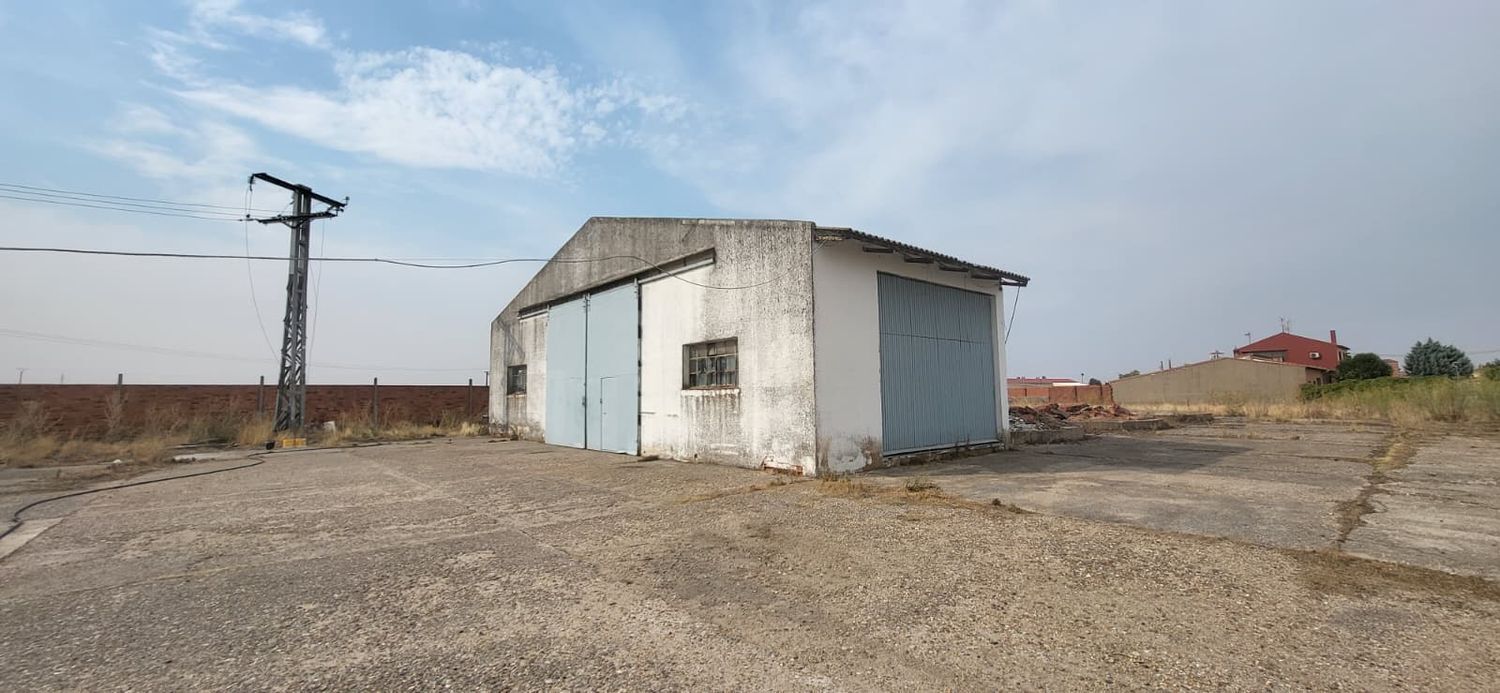 Nave Industrial en venta  Valdestillas  3/14