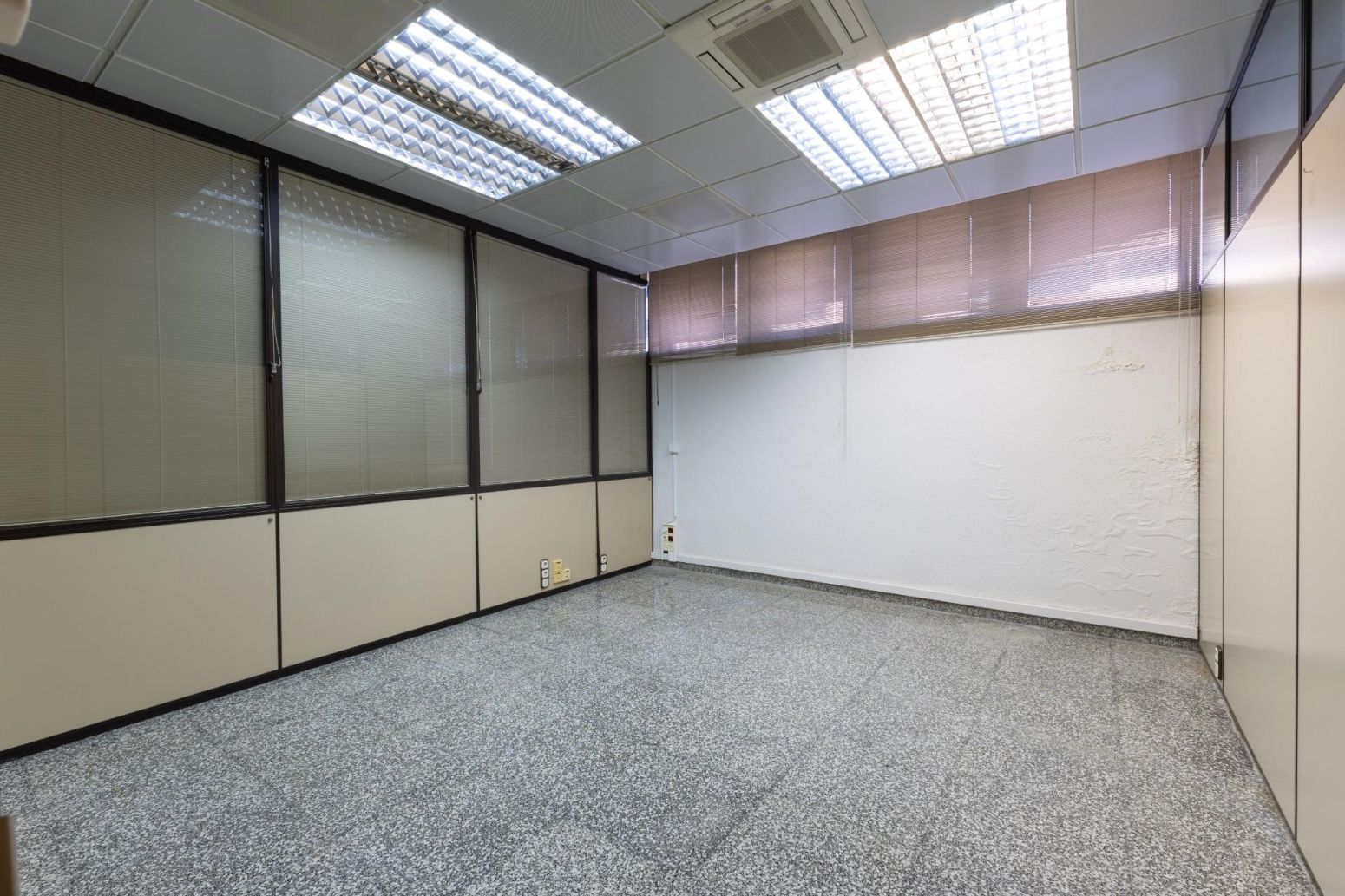 Oficinas-Venta-Valencia-2411861-Foto-25