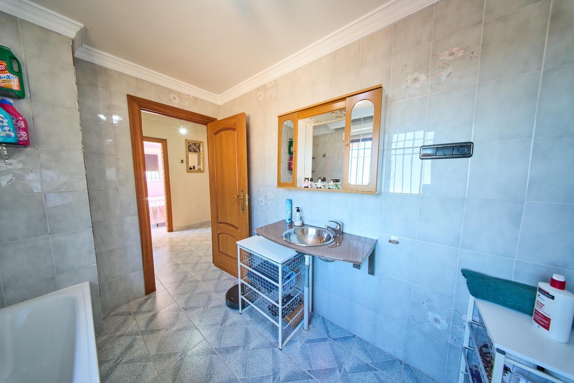 Casa en venta en calle Parrizal, Nivar 26/44
