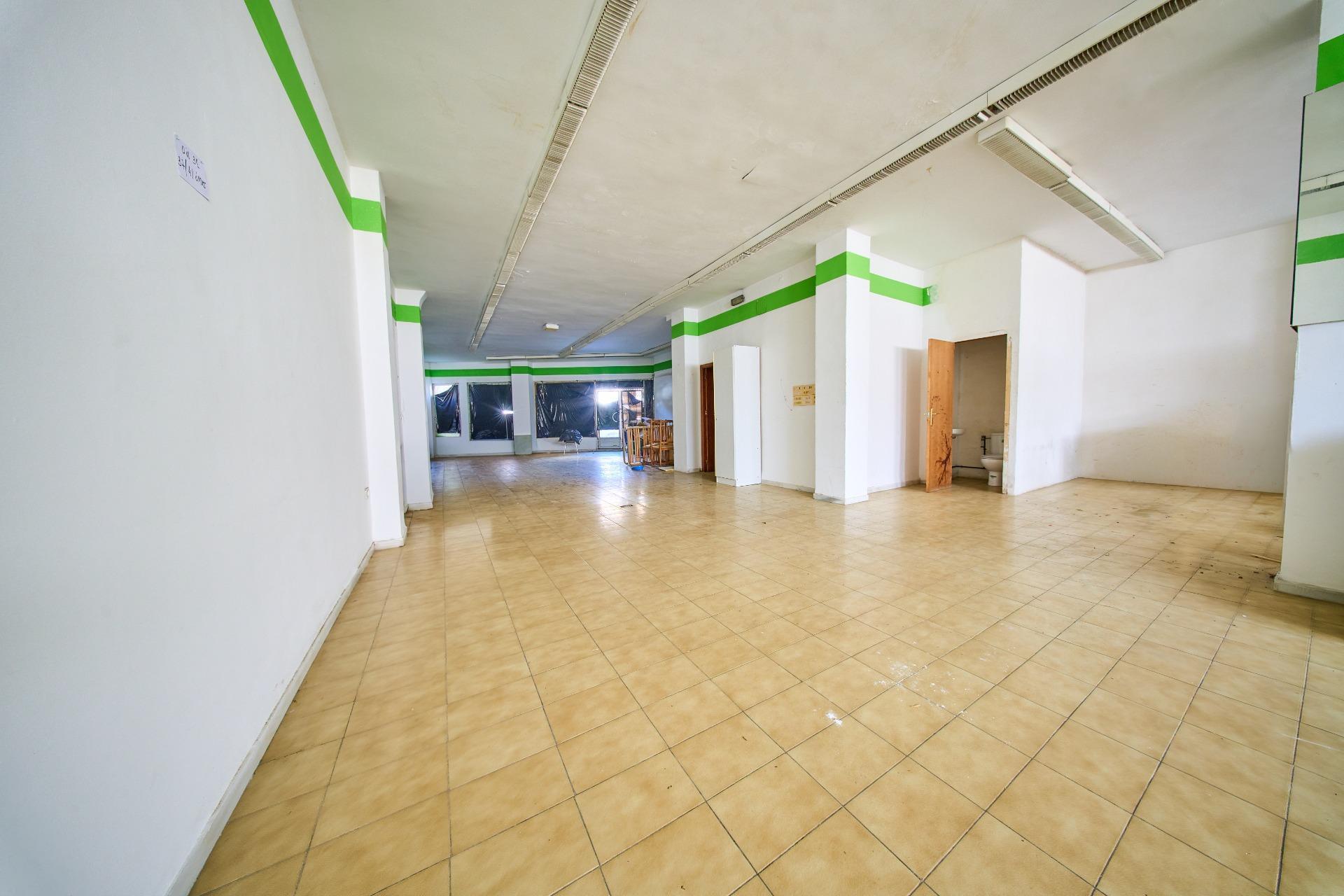 Negocios-Venta-Baza-2412146